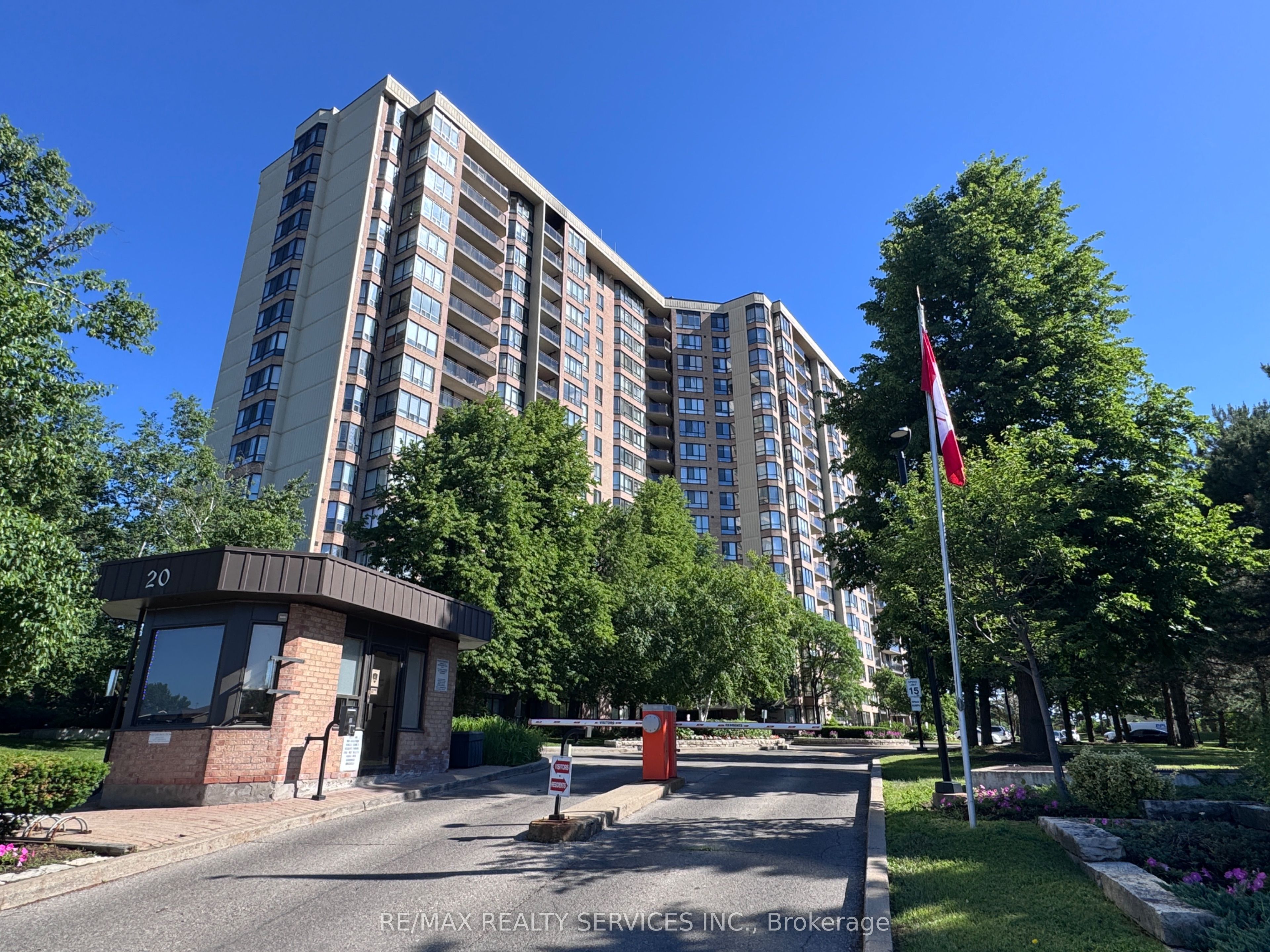 20 Cherrytree Drive 905, Brampton, ON L6Y 3V1 photo 2