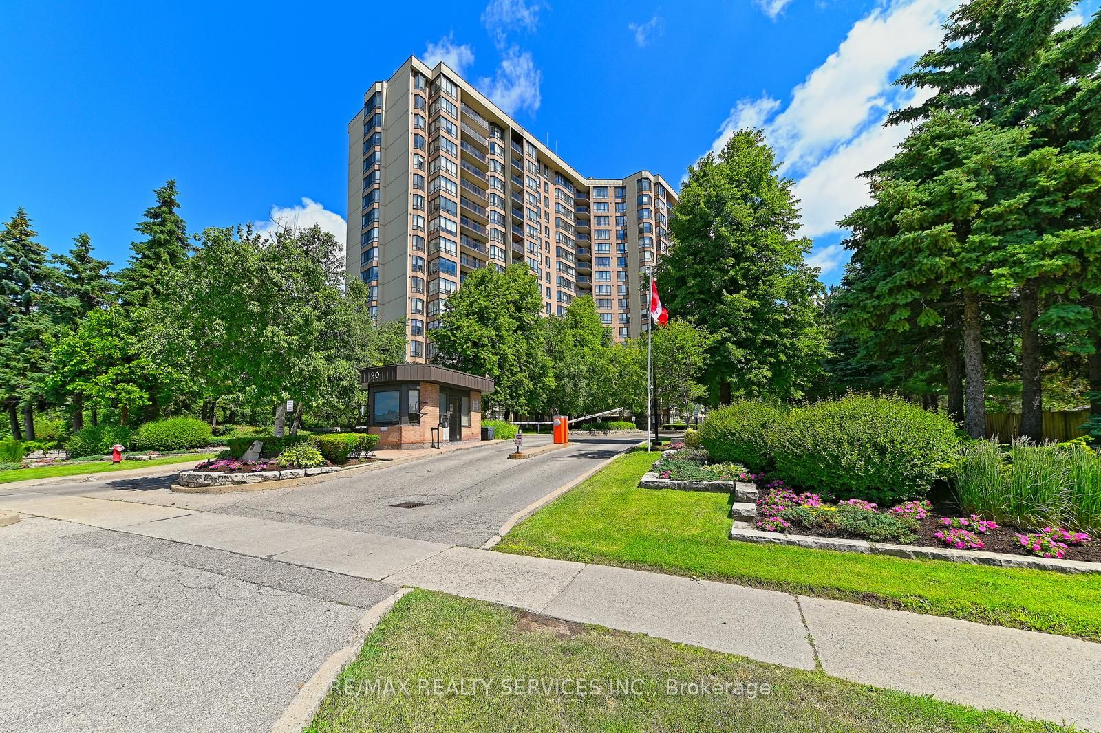 20 Cherrytree Drive 905, Brampton, ON L6Y 3V1 photo 3