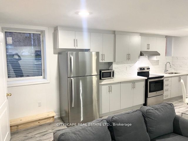 6421 Donway Drive 2B (Lower), Mississauga, ON L5V 1J4 photo 3
