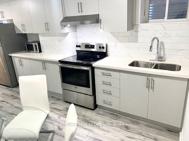 6421 Donway Drive 2B (Lower), Mississauga, ON L5V 1J4 photo 4