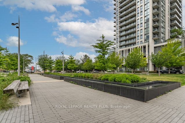 15 Zorra Street #1907, Toronto, ON M8Z 4Z6 photo 5