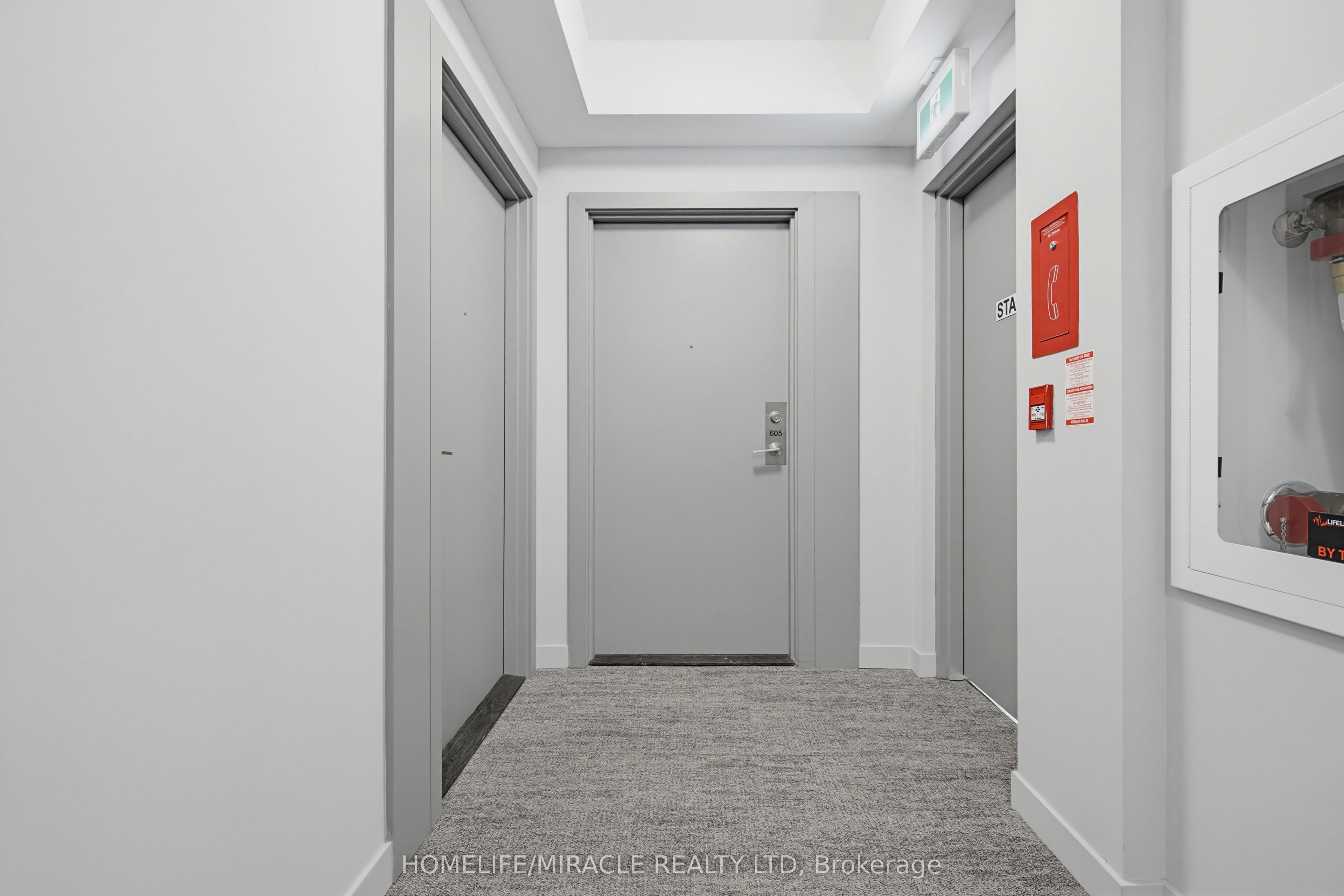 859 The Queensway 605, Toronto, ON M8Z 1N8 photo 3