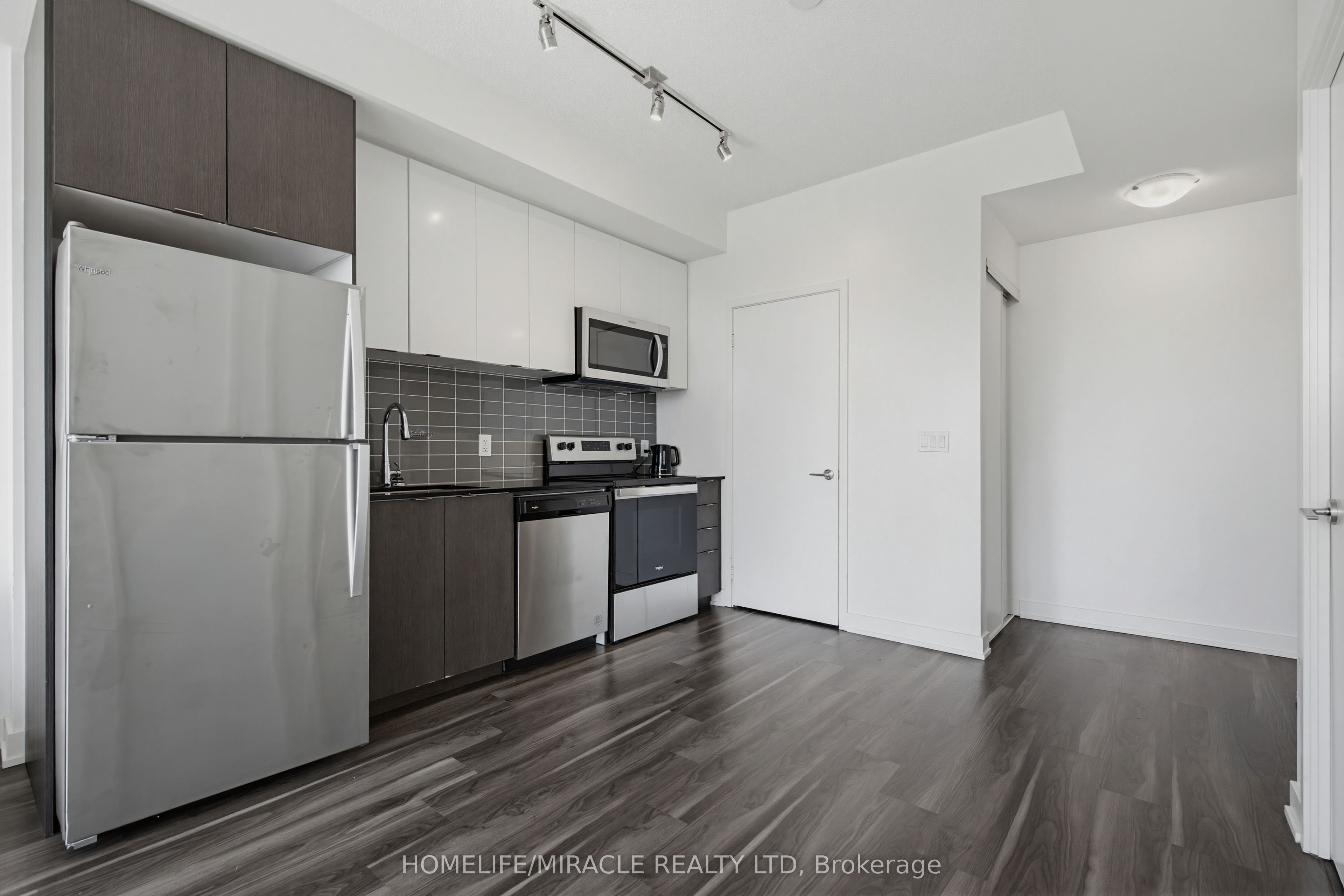 859 The Queensway 605, Toronto, ON M8Z 1N8 photo 5