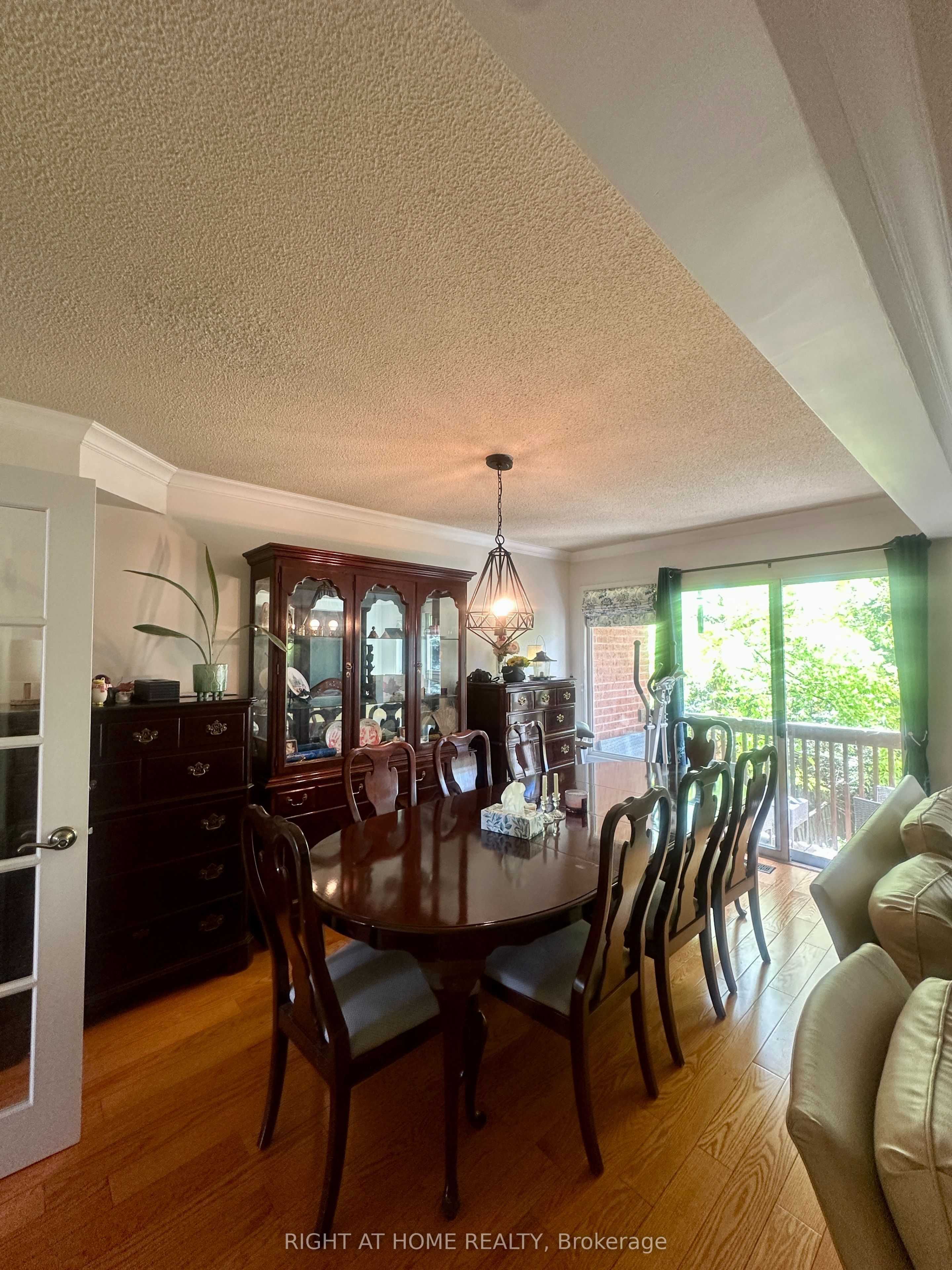 1140 Leewood Drive, Oakville, ON L6M 3B7 photo 4