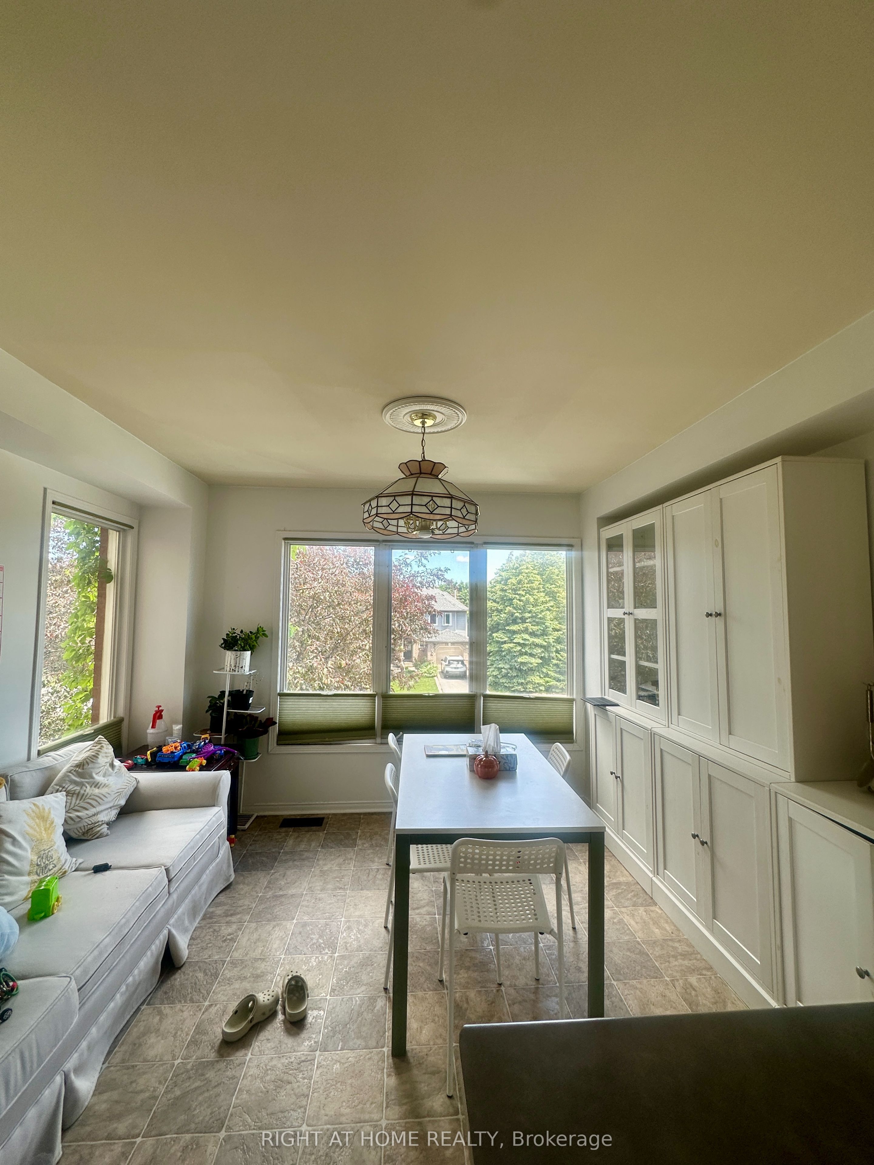 1140 Leewood Drive, Oakville, ON L6M 3B7 photo 5
