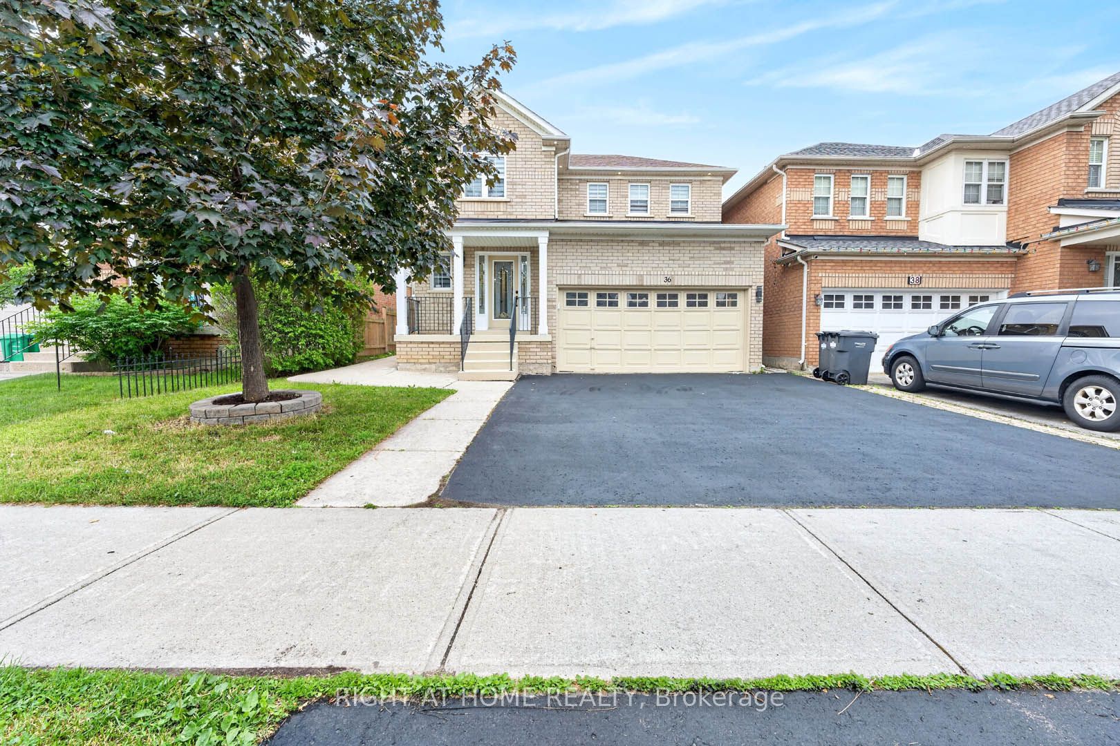 36 Earlsbridge Boulevard, Brampton, ON L7A 2L8 photo 5