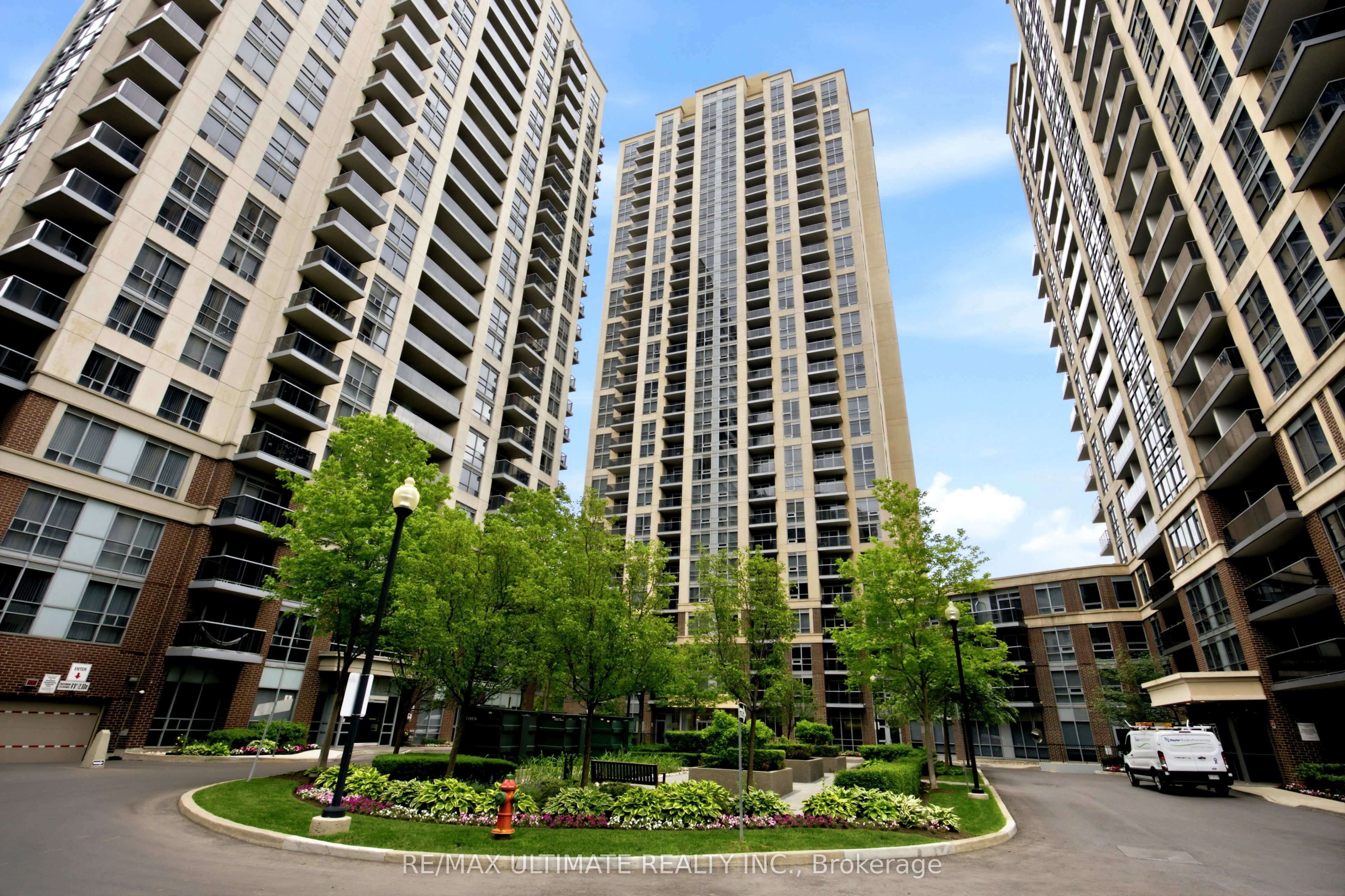 3 Michael Power Place 1603, Toronto, ON M9A 0A2