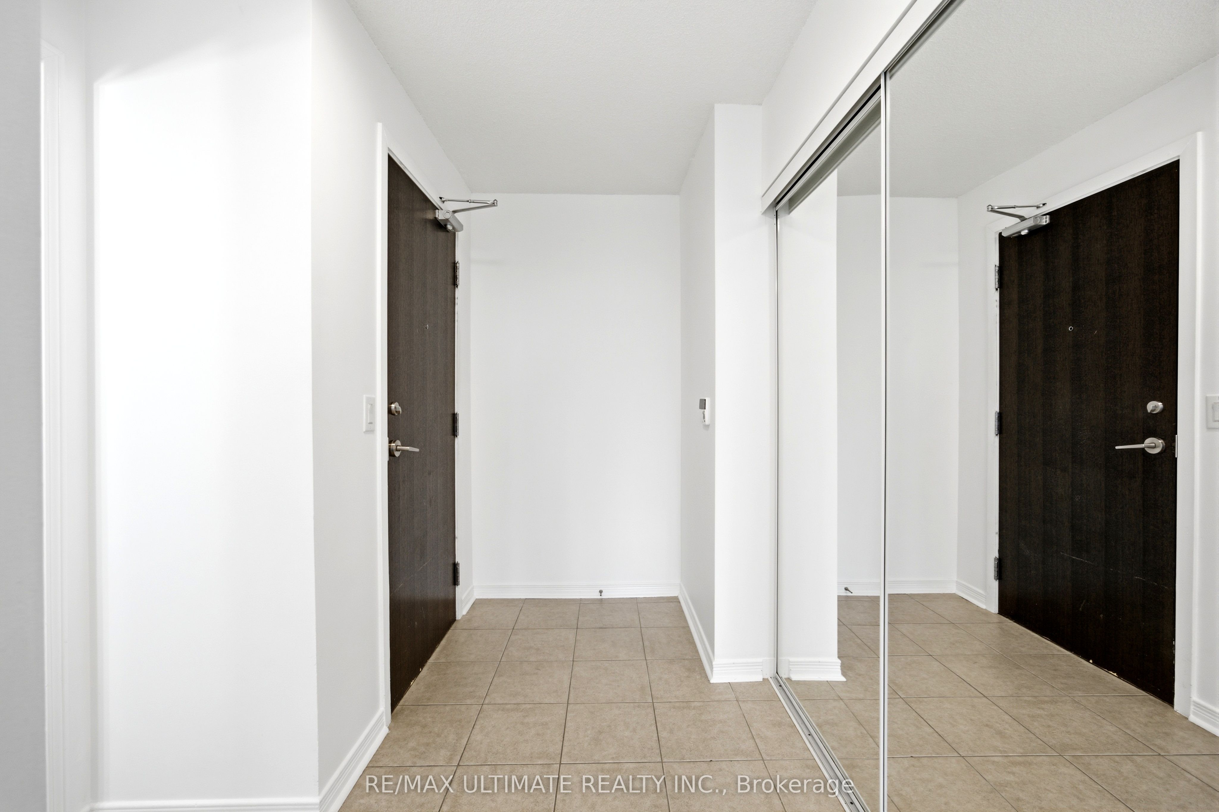 3 Michael Power Place 1603, Toronto, ON M9A 0A2 photo 5