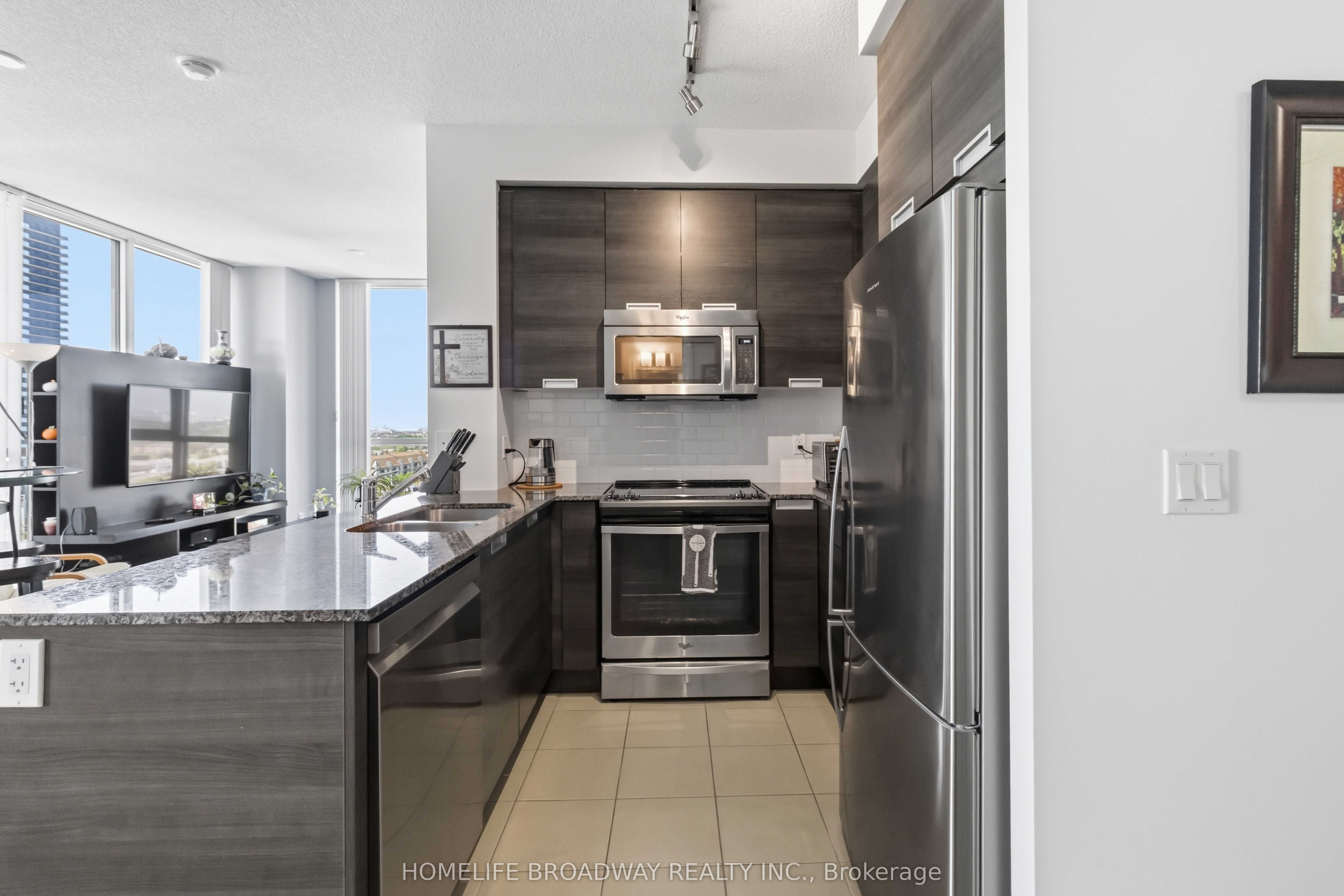 75 Eglinton Avenue W 1209, Mississauga, ON L5R 0E5 photo 4