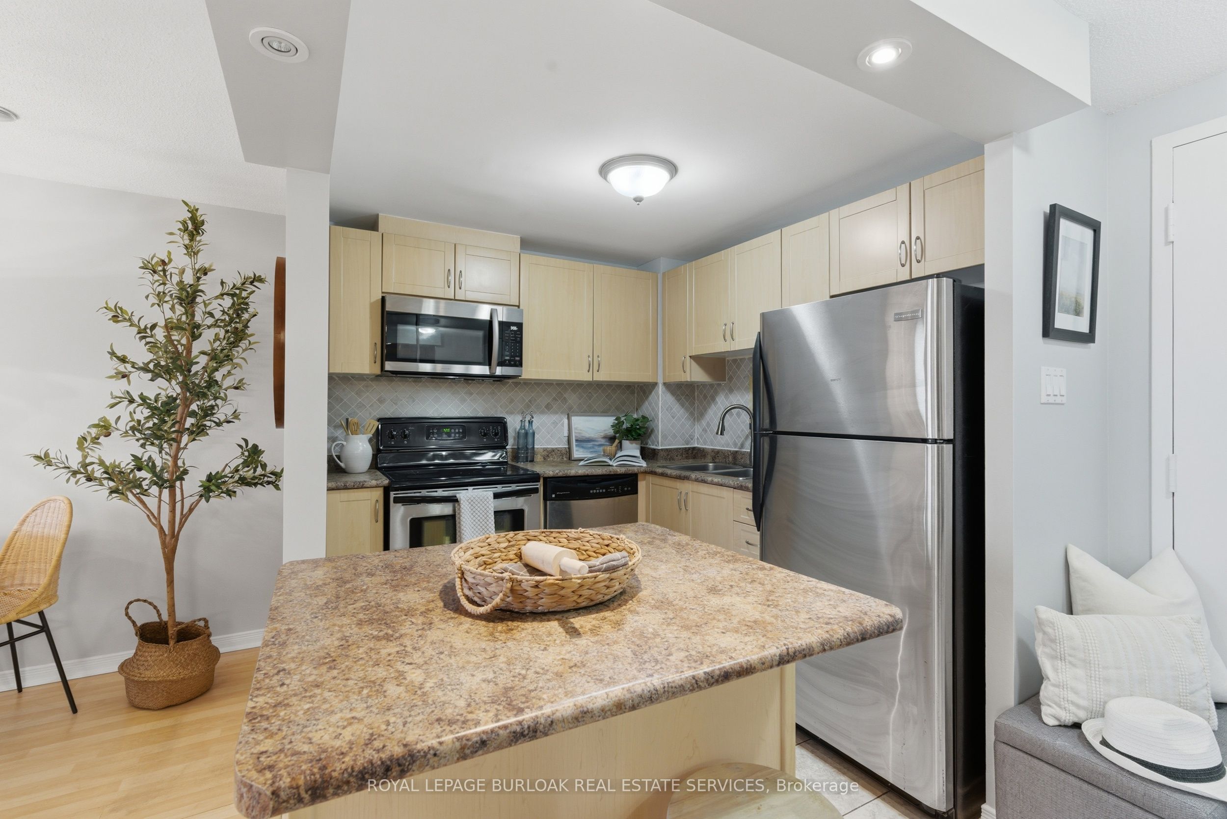 6720 Glen Erin Drive 312, Mississauga, ON L5N 3K8 photo 5