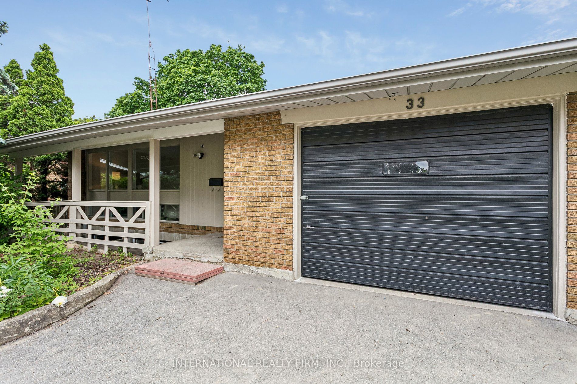 33 Kendleton Drive, Toronto, ON M9V 1T9 photo 2