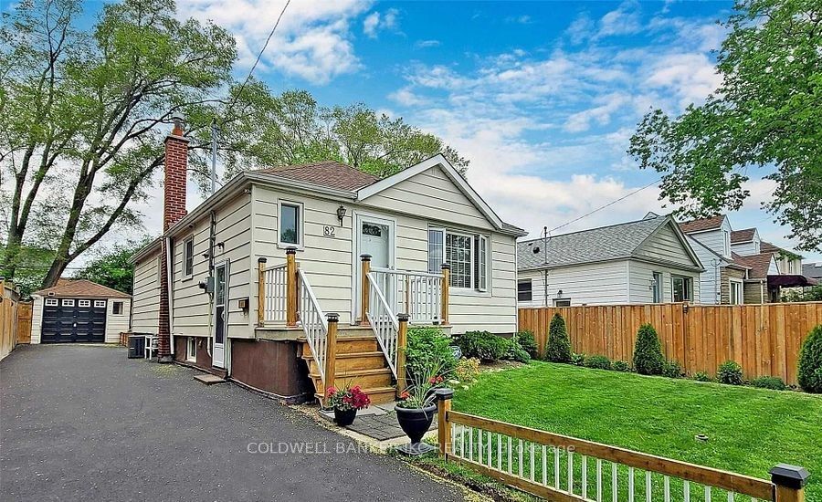 82 Seventeenth Street, Toronto, ON M8V 3K4