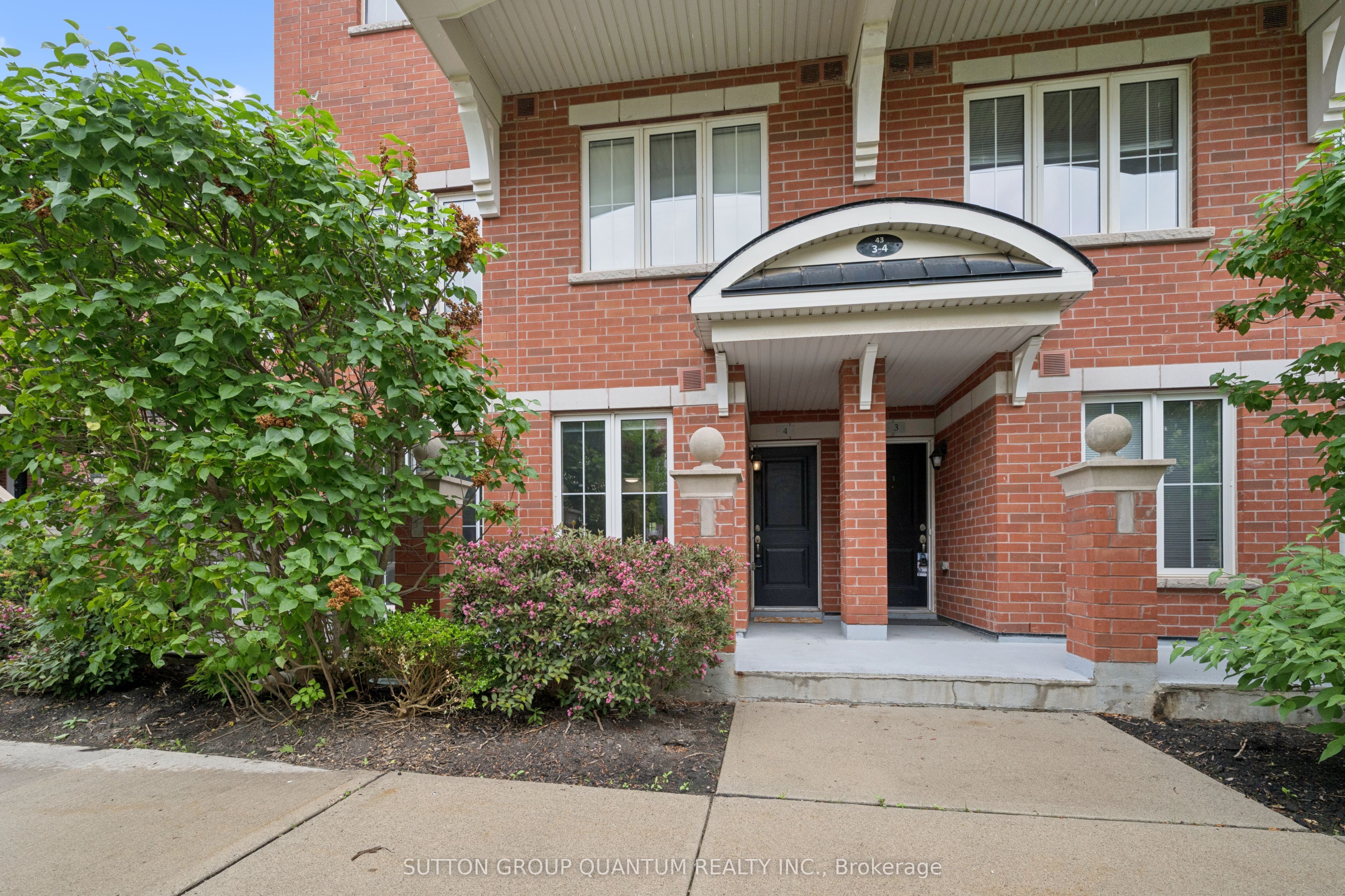 43 Hays Boulevard 4, Oakville, ON L6H 0J1 photo 2