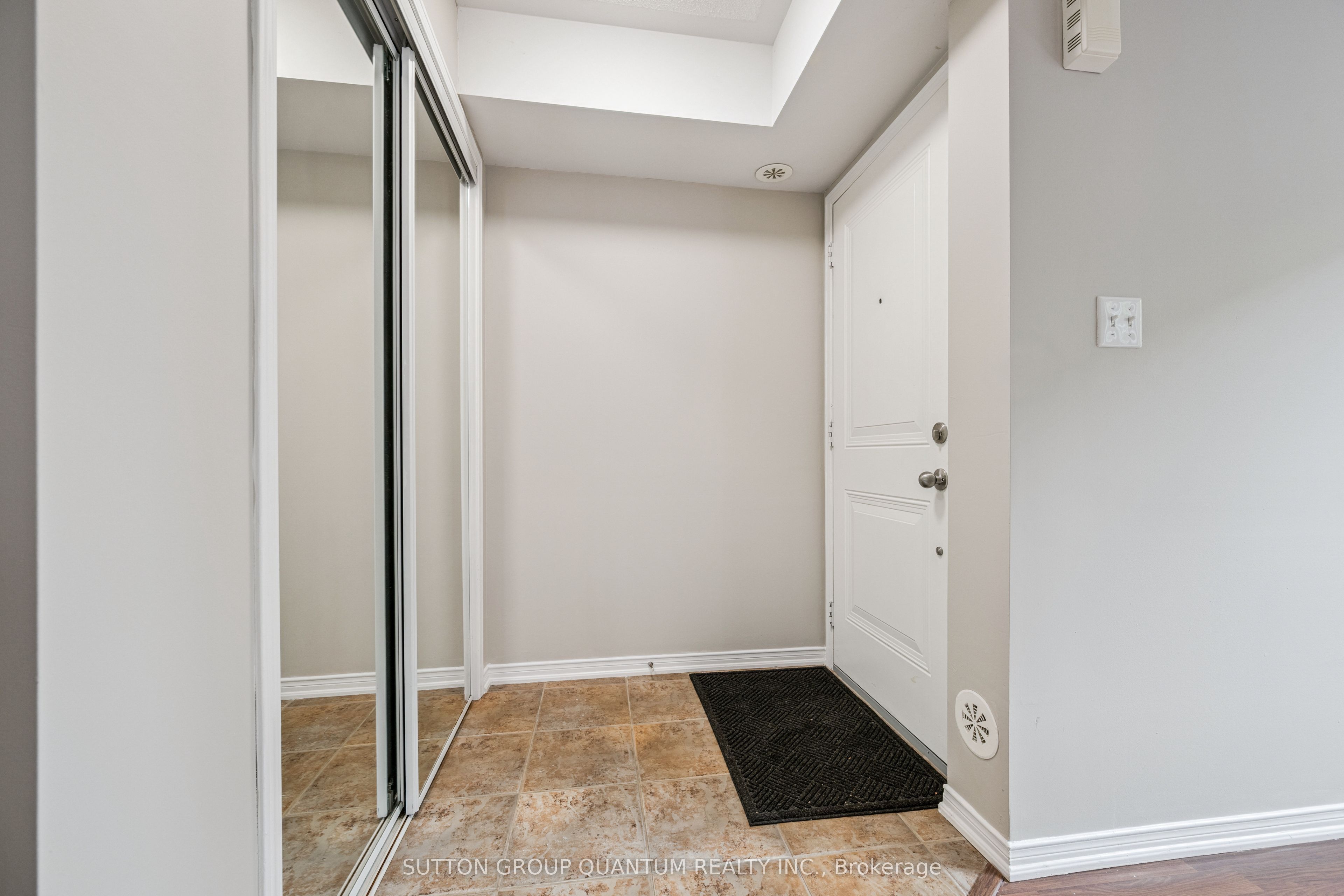 43 Hays Boulevard 4, Oakville, ON L6H 0J1 photo 4