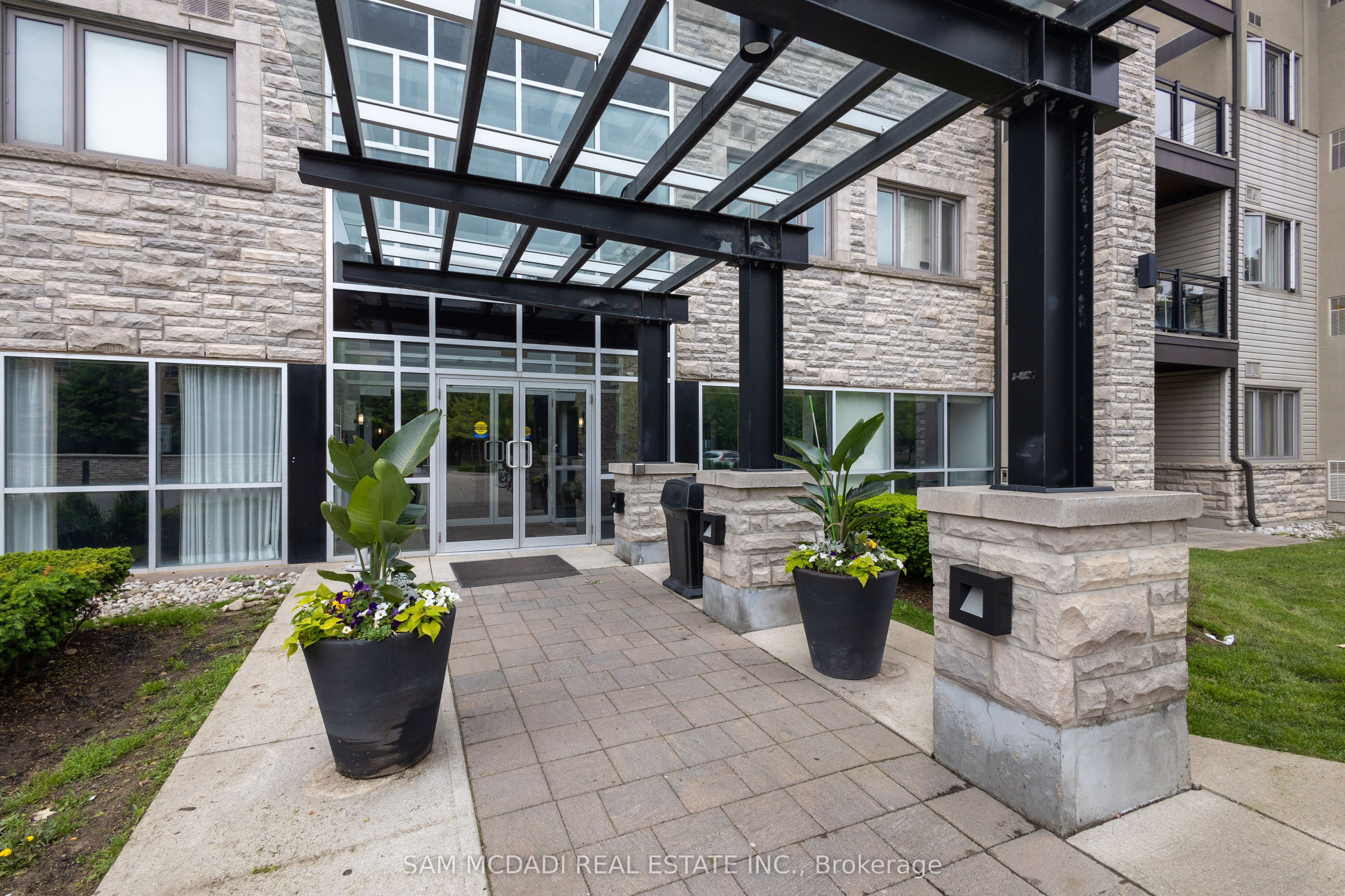 570 Lolita Gardens 332, Mississauga, ON L5A 0A1 photo 4