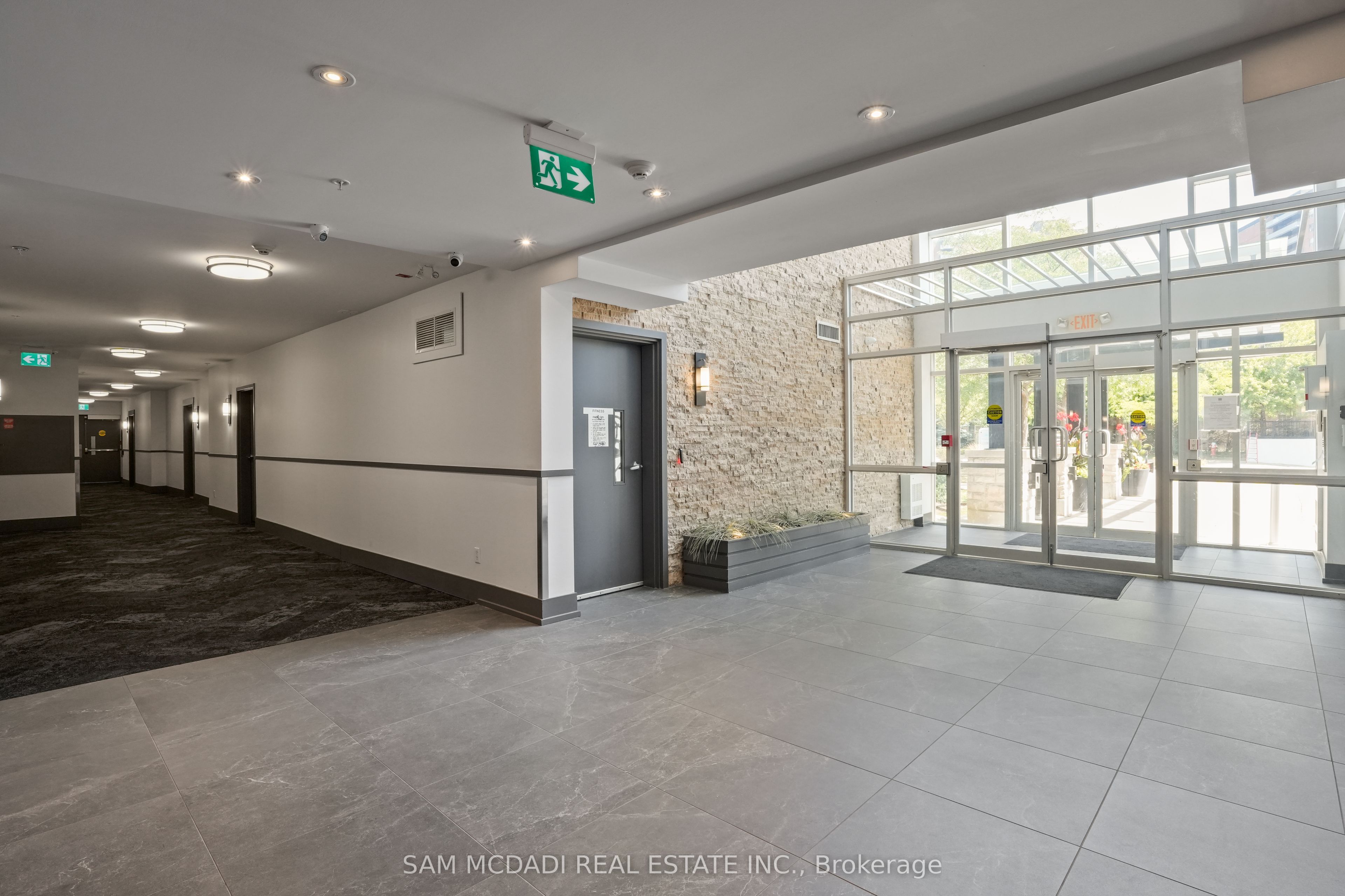 570 Lolita Gardens 332, Mississauga, ON L5A 0A1 photo 5
