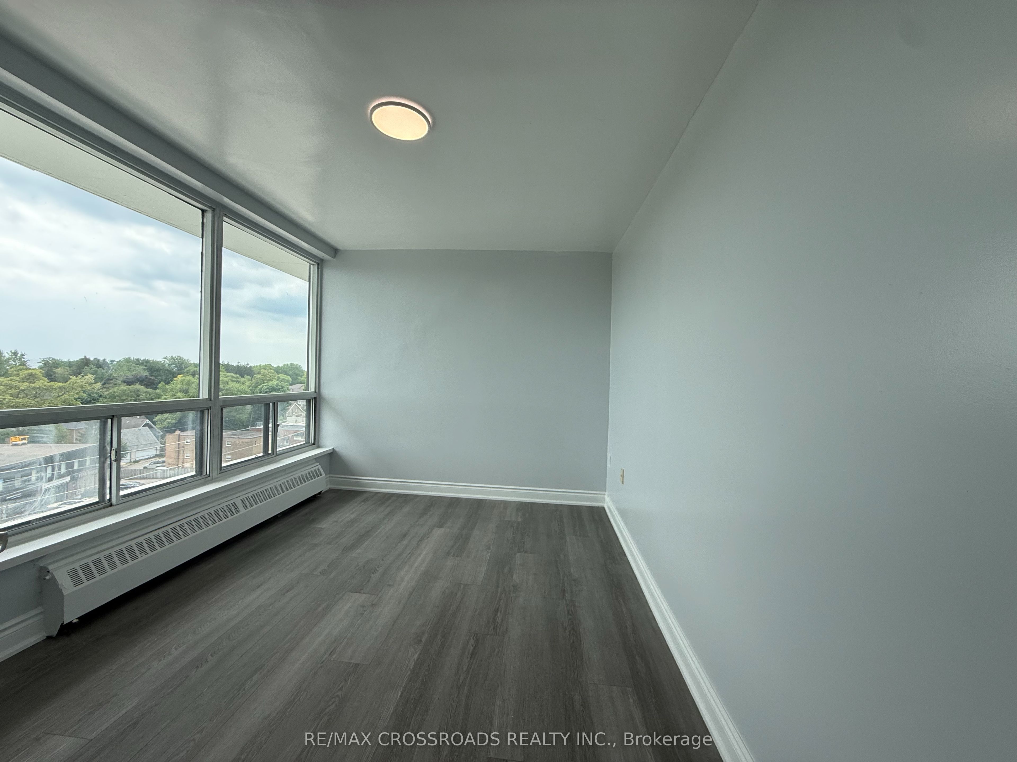 363 Lakeshore Road E 804, Mississauga, ON L5G 1H7