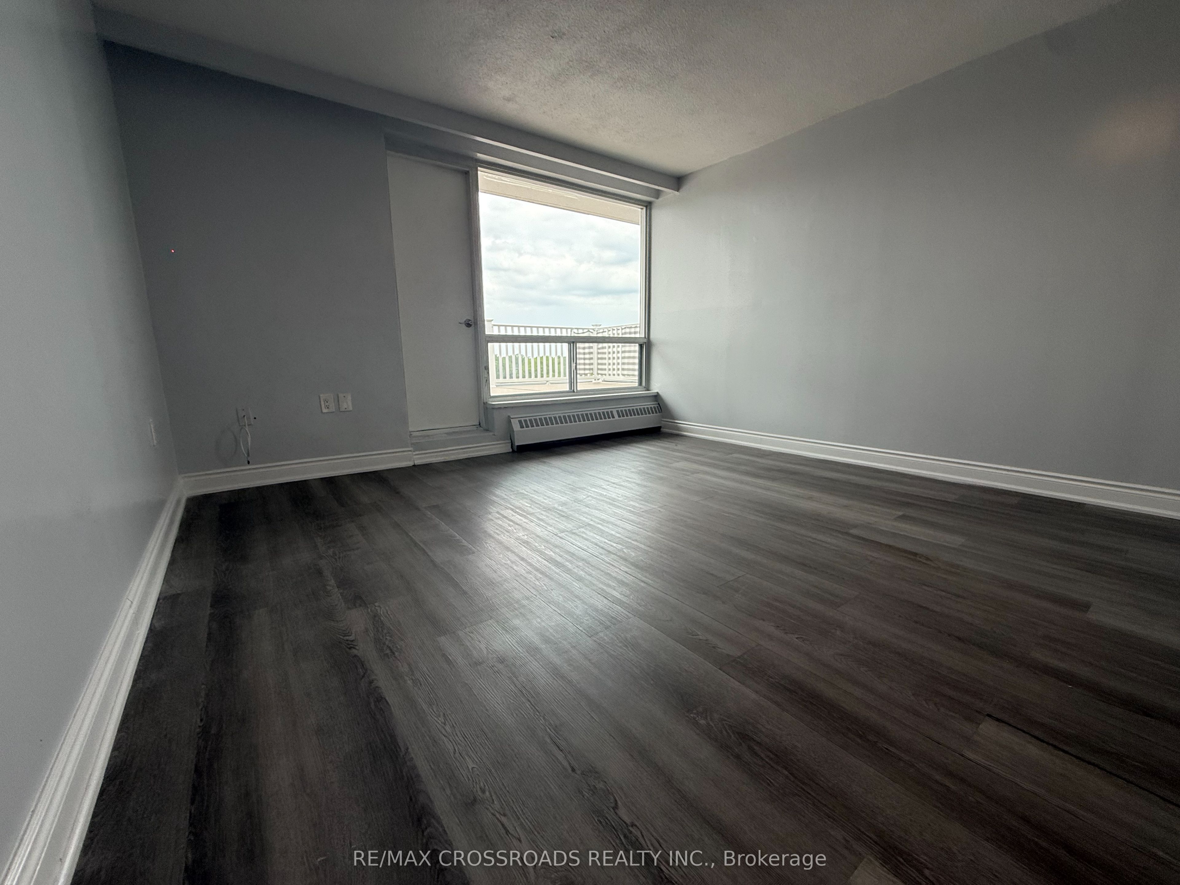 363 Lakeshore Road E 804, Mississauga, ON L5G 1H7 photo 3