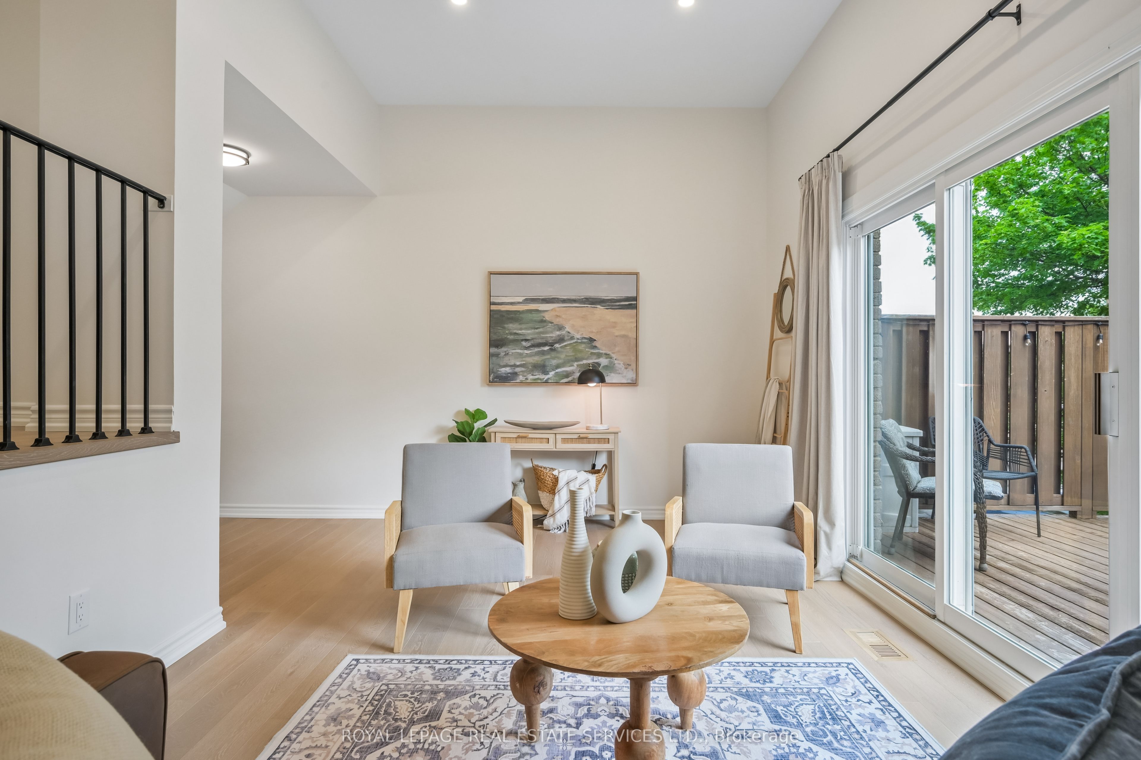 2222 Marine Drive 1, Oakville, ON L6L 1C1 photo 4