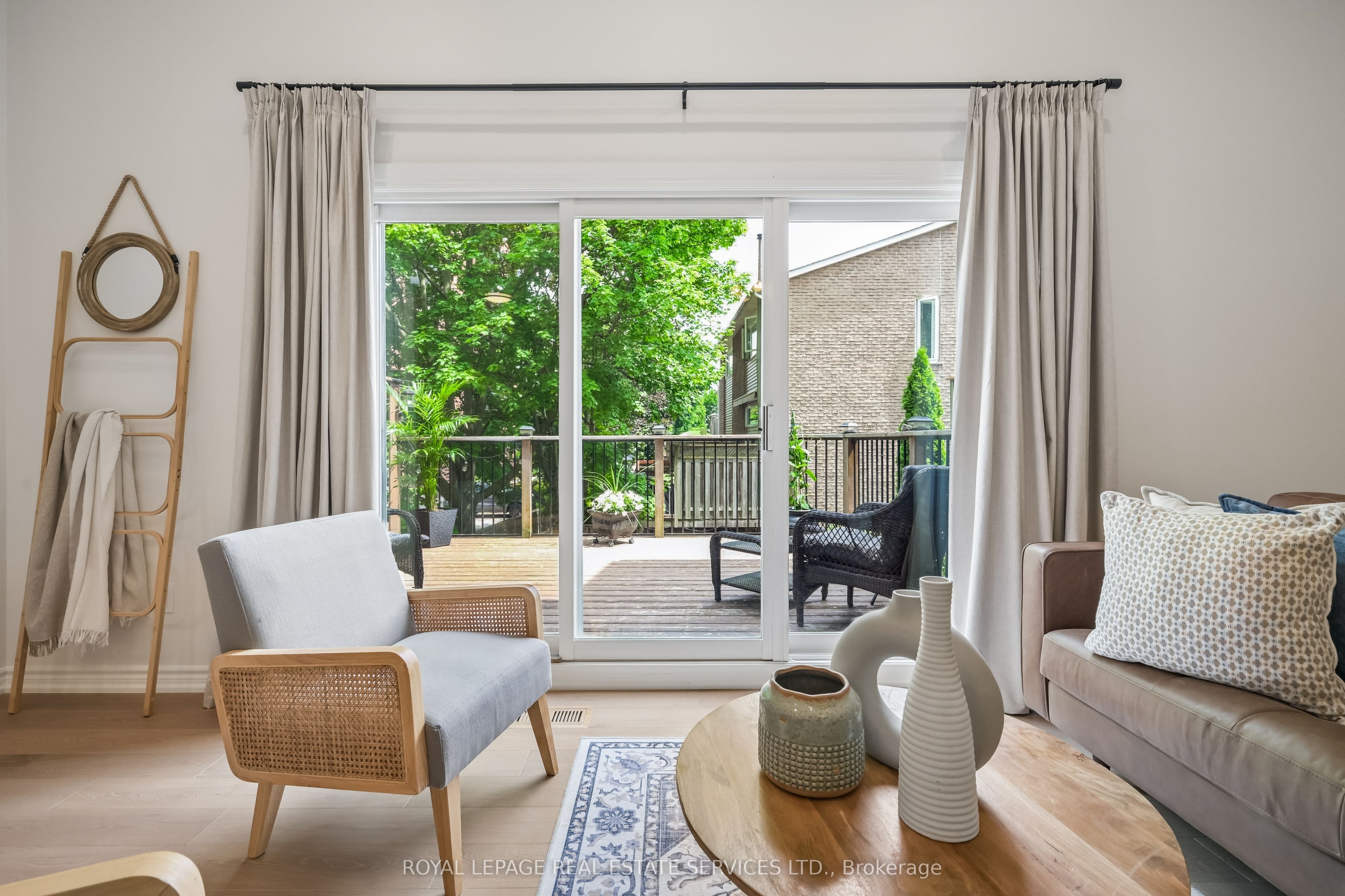 2222 Marine Drive 1, Oakville, ON L6L 1C1 photo 5