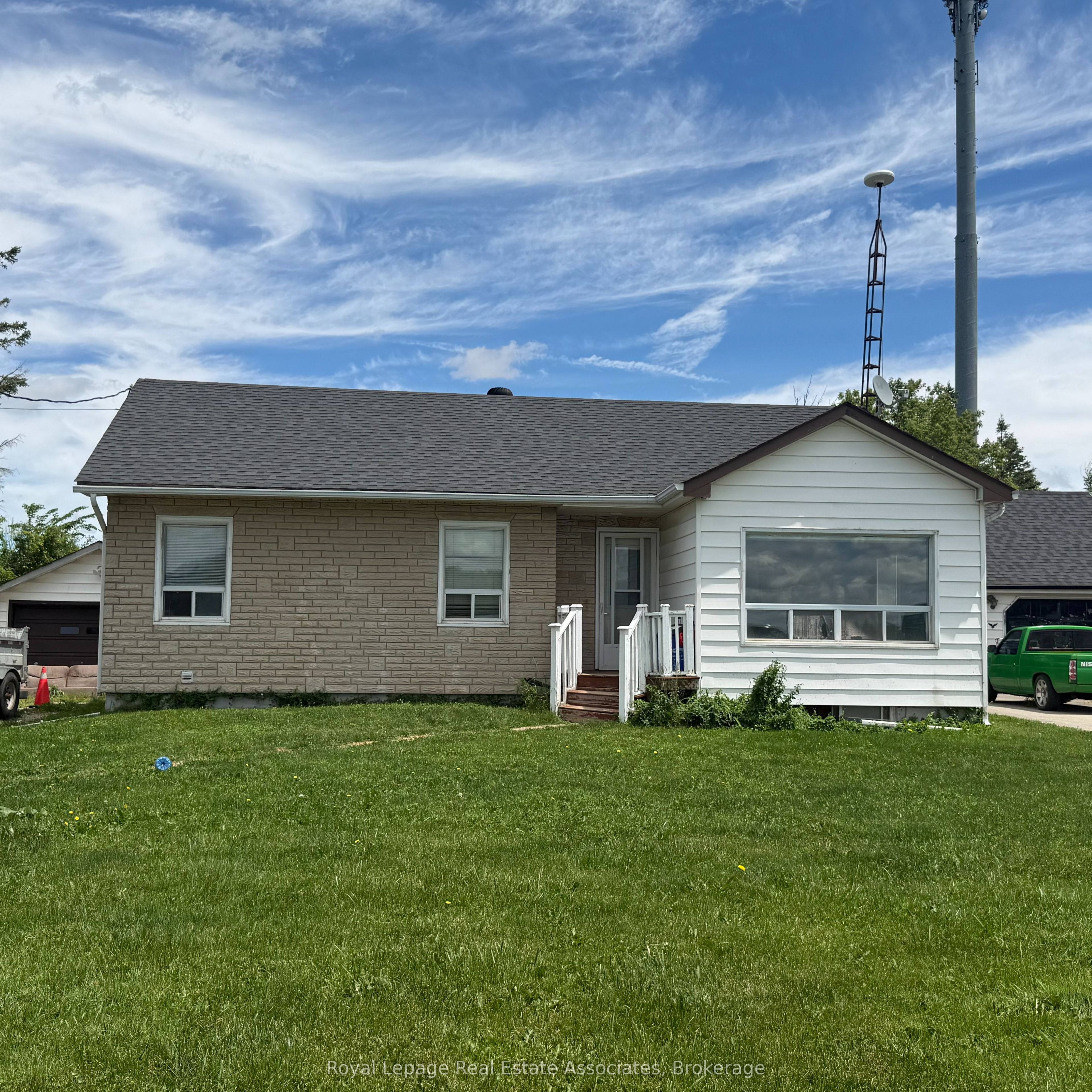 13469 Highway 7 Highway Upper Level, Halton Hills, ON L7G 4S4