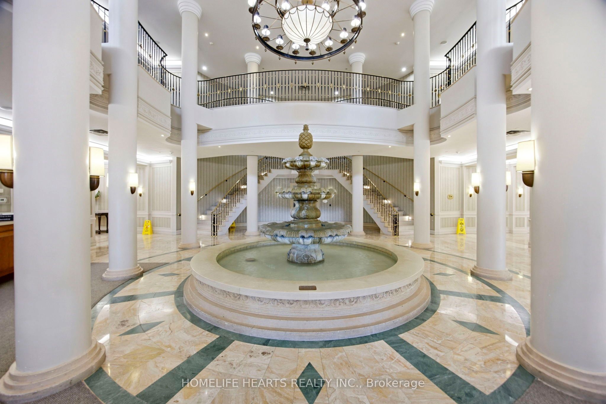 25 Kingsbridge Garden Circle 1221, Mississauga, ON L5R 4B1 photo 4