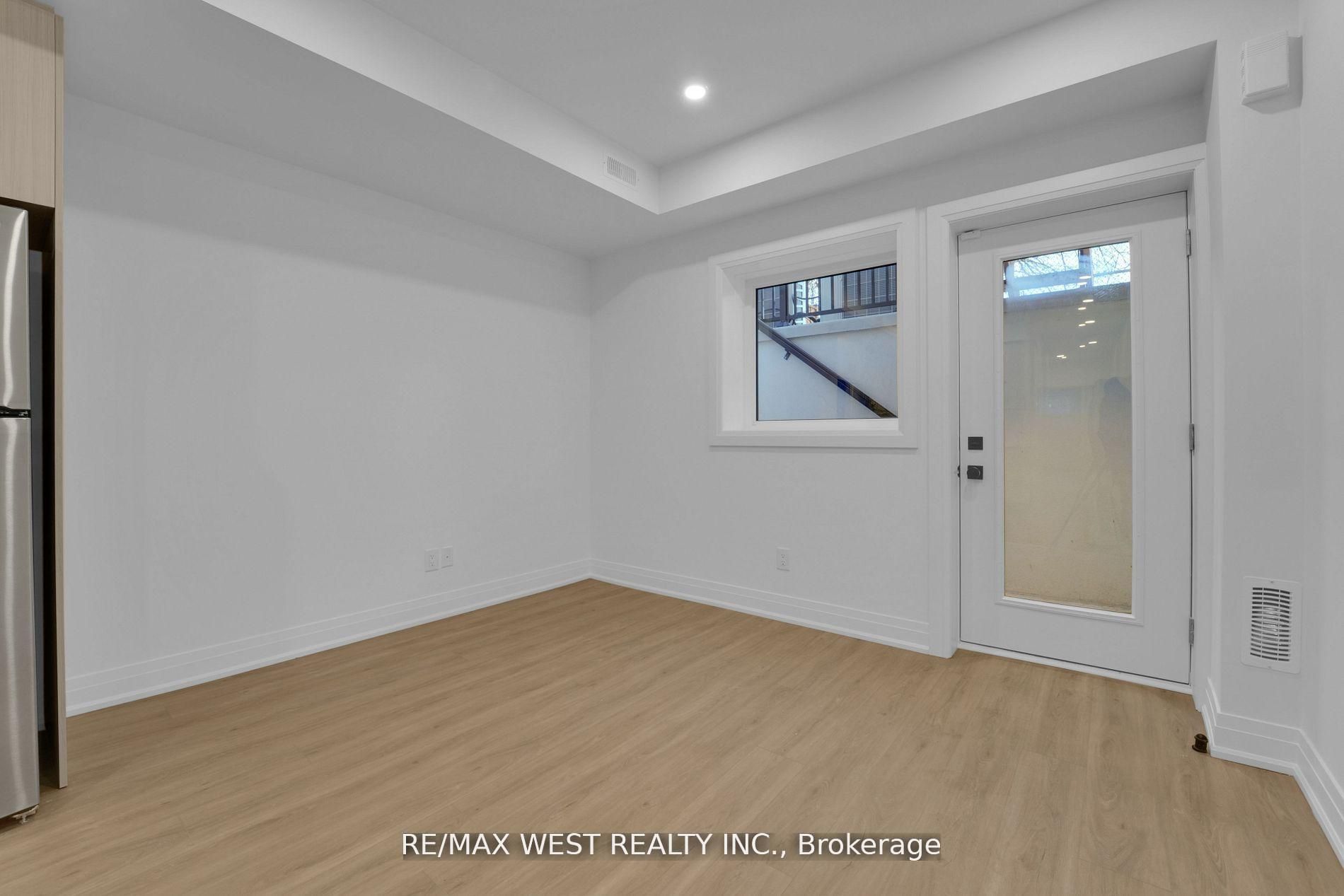 521 St Johns Road LOWER, Toronto, ON M6S 2L7 photo 3