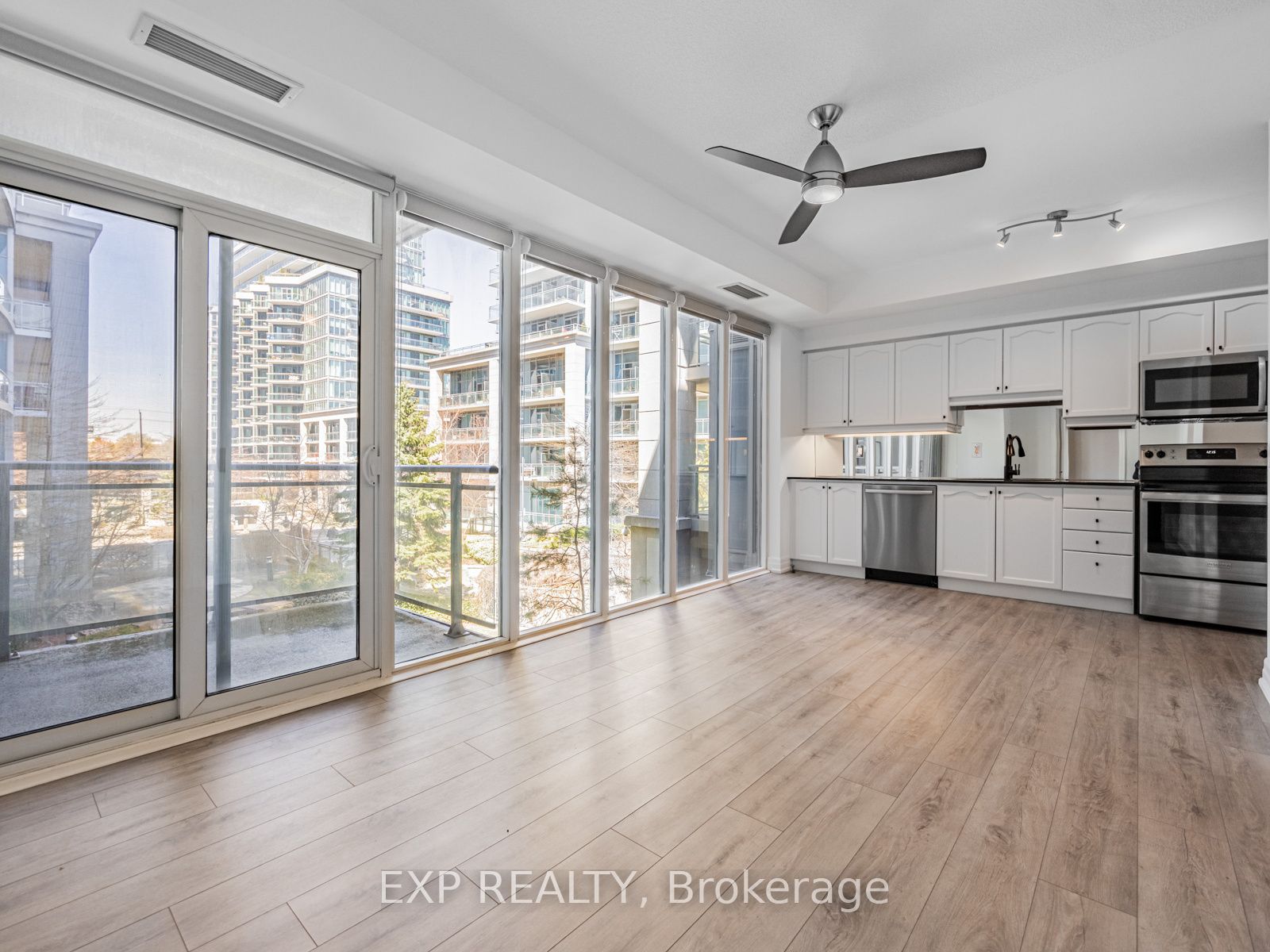 58 Marine Parade Drive 228, Toronto, ON M8V 4G1 photo 2