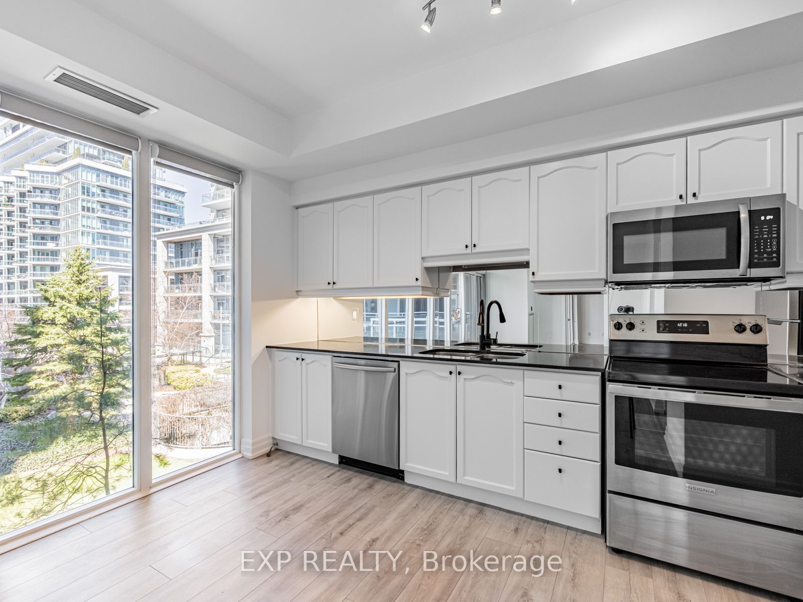 58 Marine Parade Drive 228, Toronto, ON M8V 4G1 photo 3