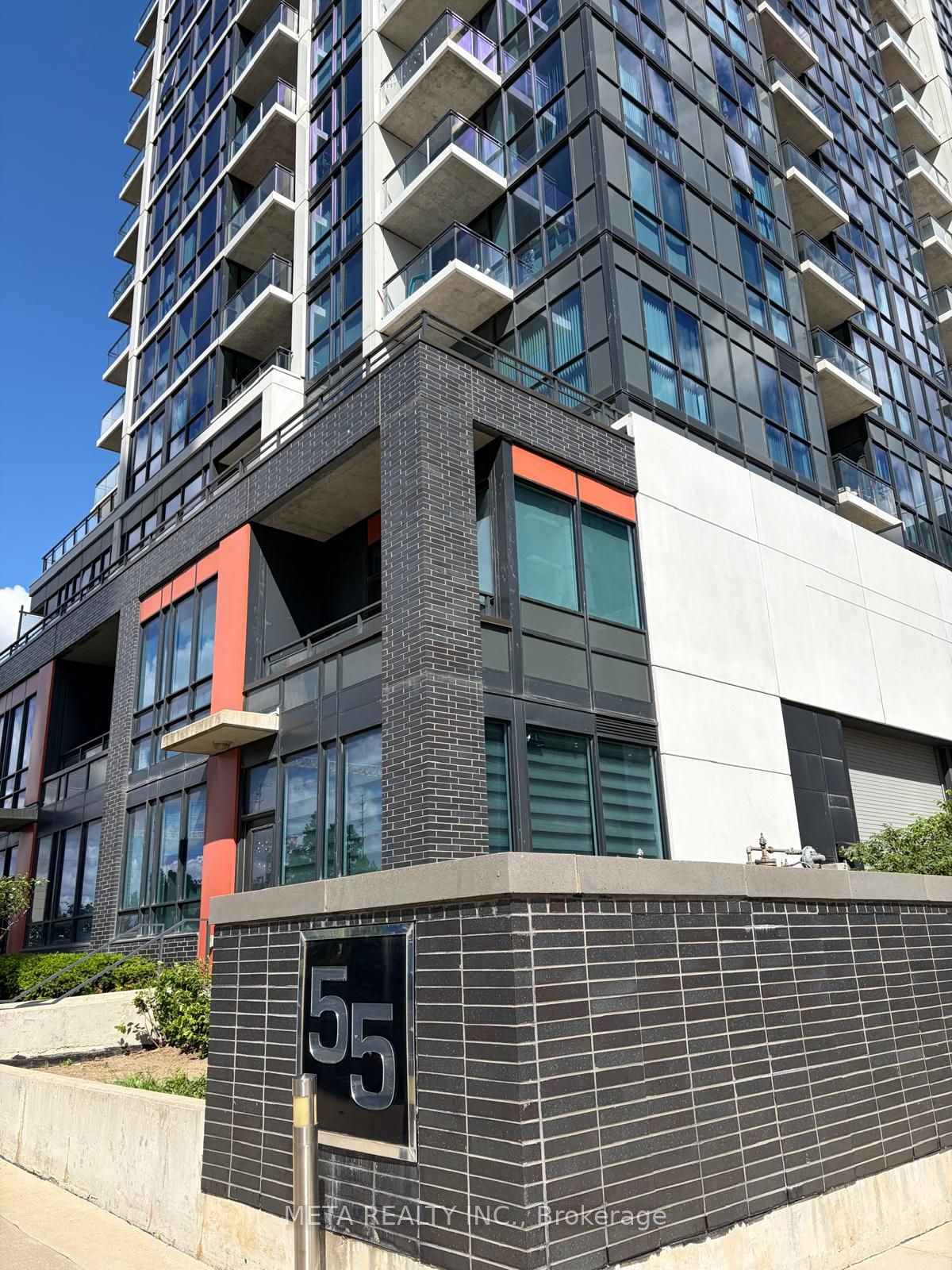 55 Eglinton Avenue W 706, Mississauga, ON L5R 0E4 photo 2