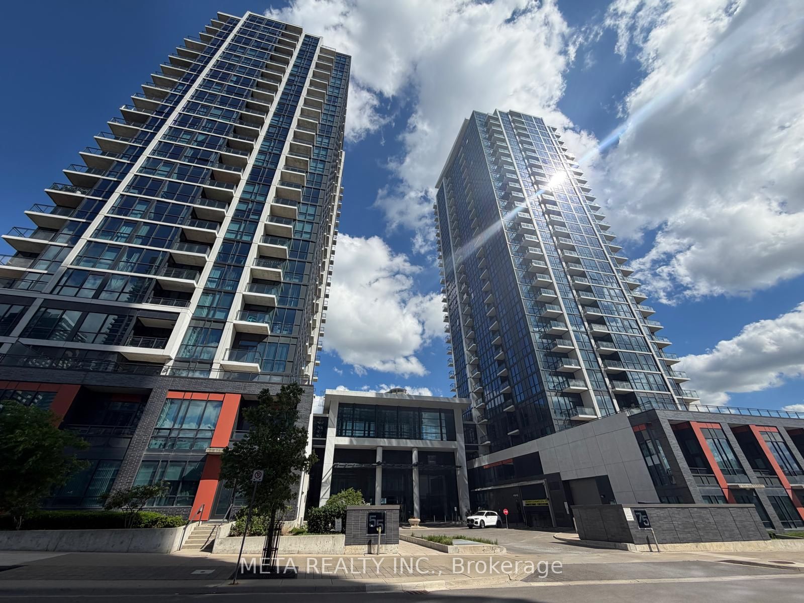 55 Eglinton Avenue W 706, Mississauga, ON L5R 0E4 photo 3