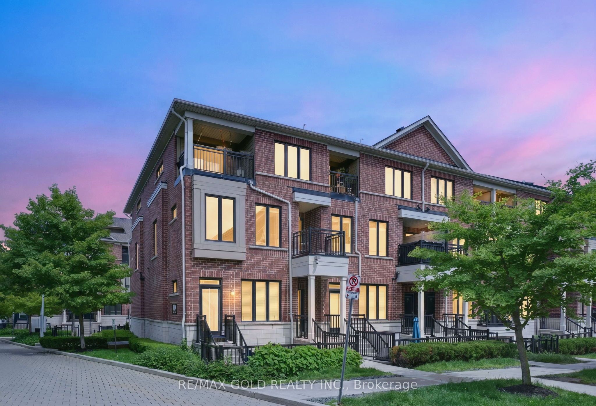30 Carnation Avenue 92, Toronto, ON M8V 0B8