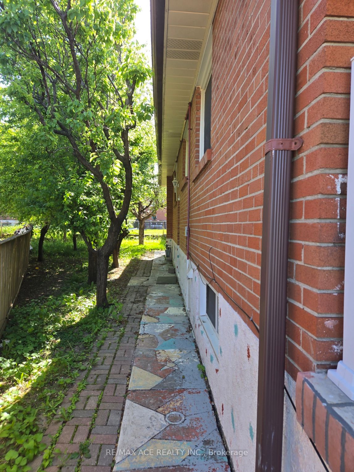 45 Wheelwright Crescent Bsmt, Toronto, ON M3N 1V2 photo 2