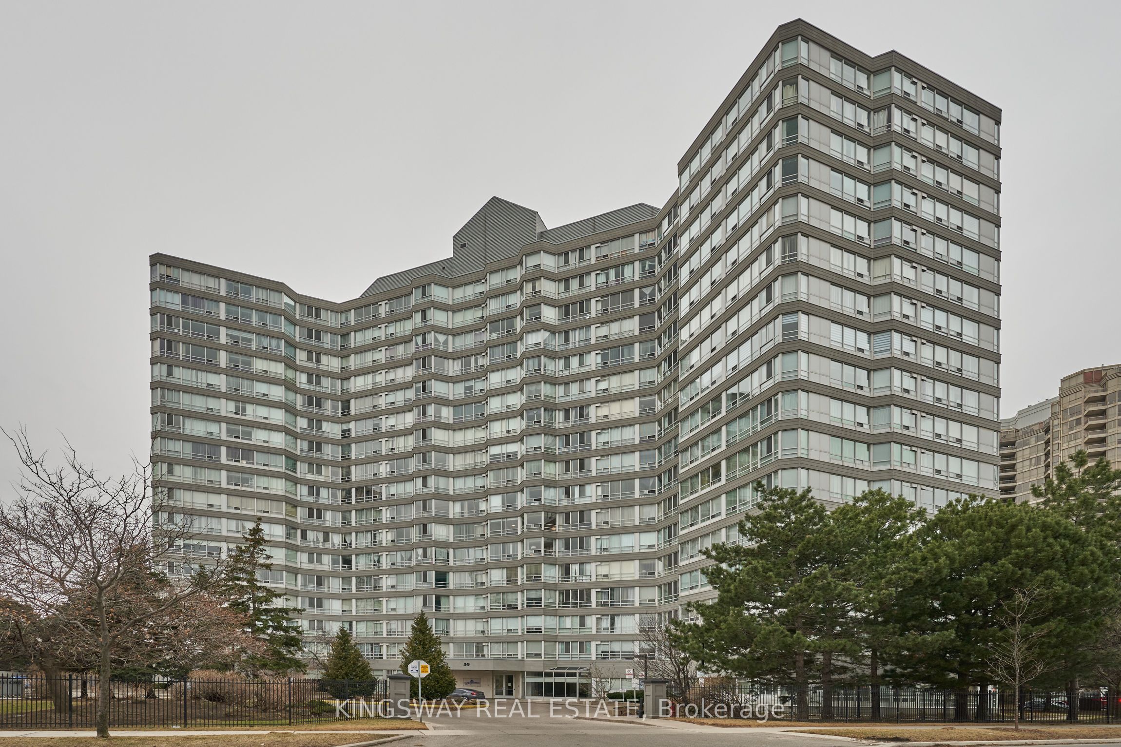 50 Kingsbridge Garden Circle 510, Mississauga, ON L5R 1Y2