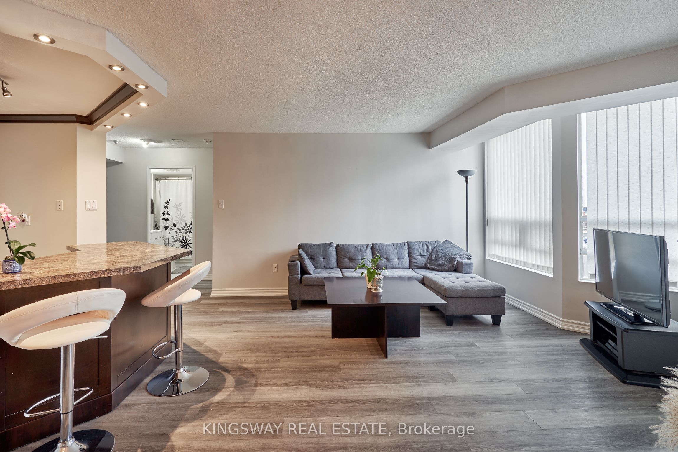 50 Kingsbridge Garden Circle 510, Mississauga, ON L5R 1Y2 photo 5