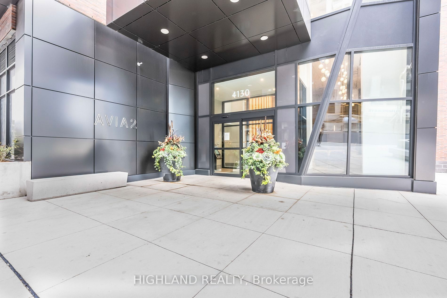 4130 Parkside Village Drive 1307, Mississauga, ON L5B 0L7 photo 2