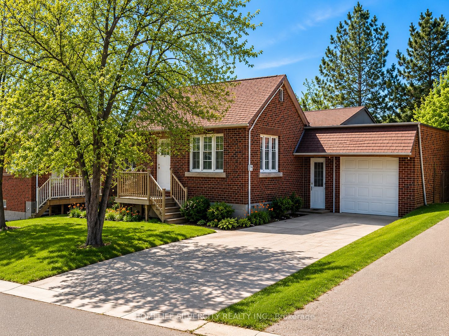 30 Woodward Avenue, Brampton, ON L6V 1K1 photo 2