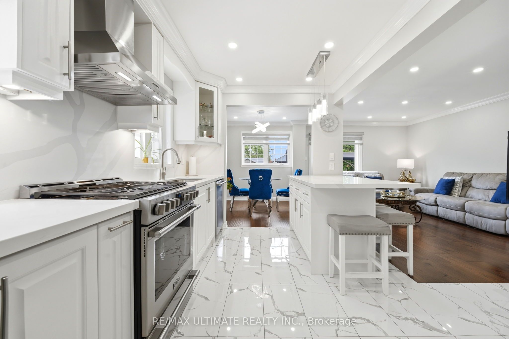 37 Cathy Jean Crescent, Toronto, ON M9V 4T2