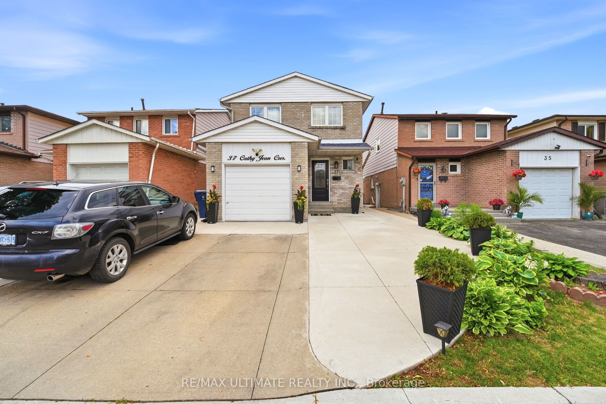 37 Cathy Jean Crescent, Toronto, ON M9V 4T2 photo 2