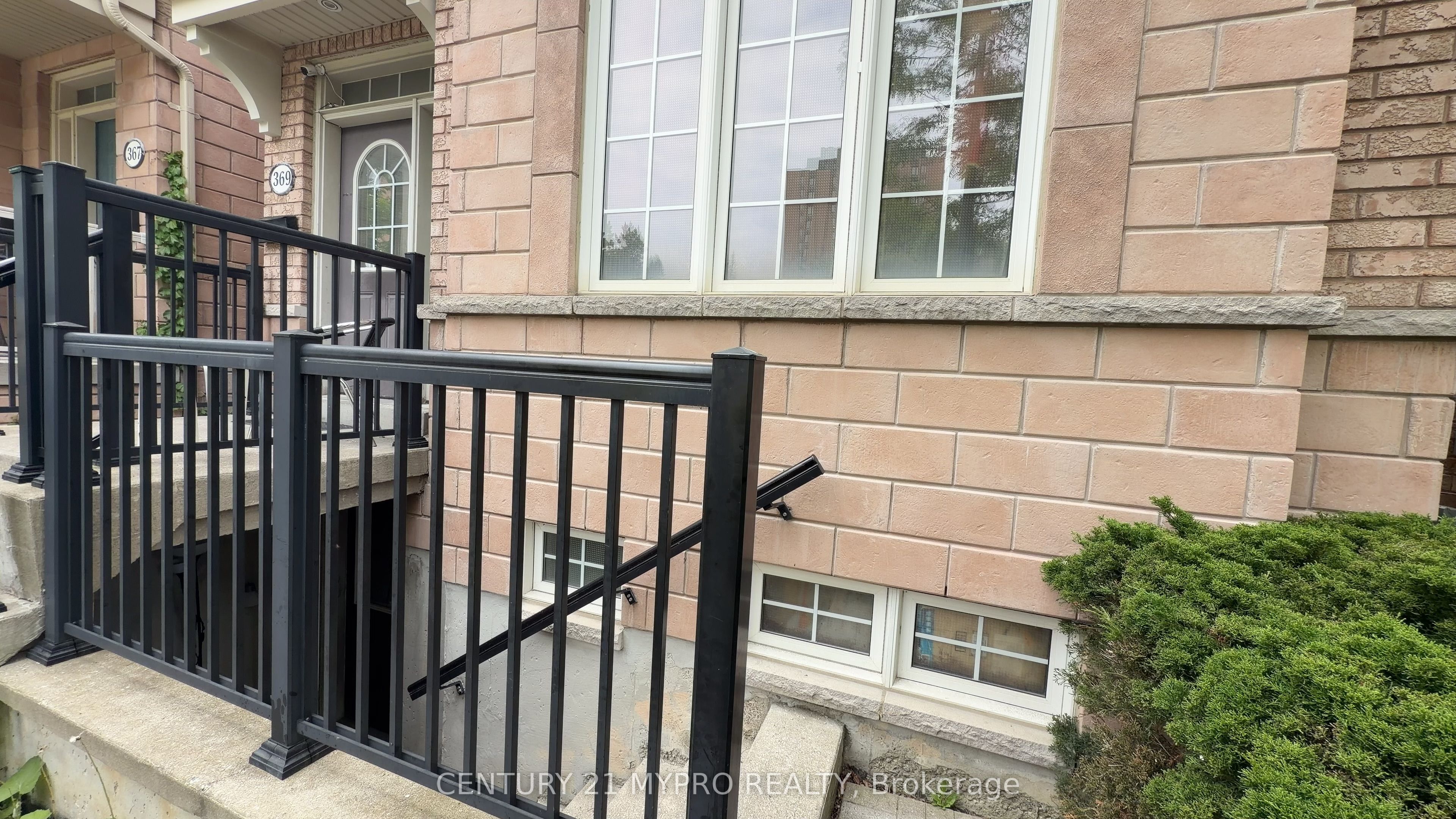 369 Assiniboine Road, Toronto, ON M3J 0A6 photo 4