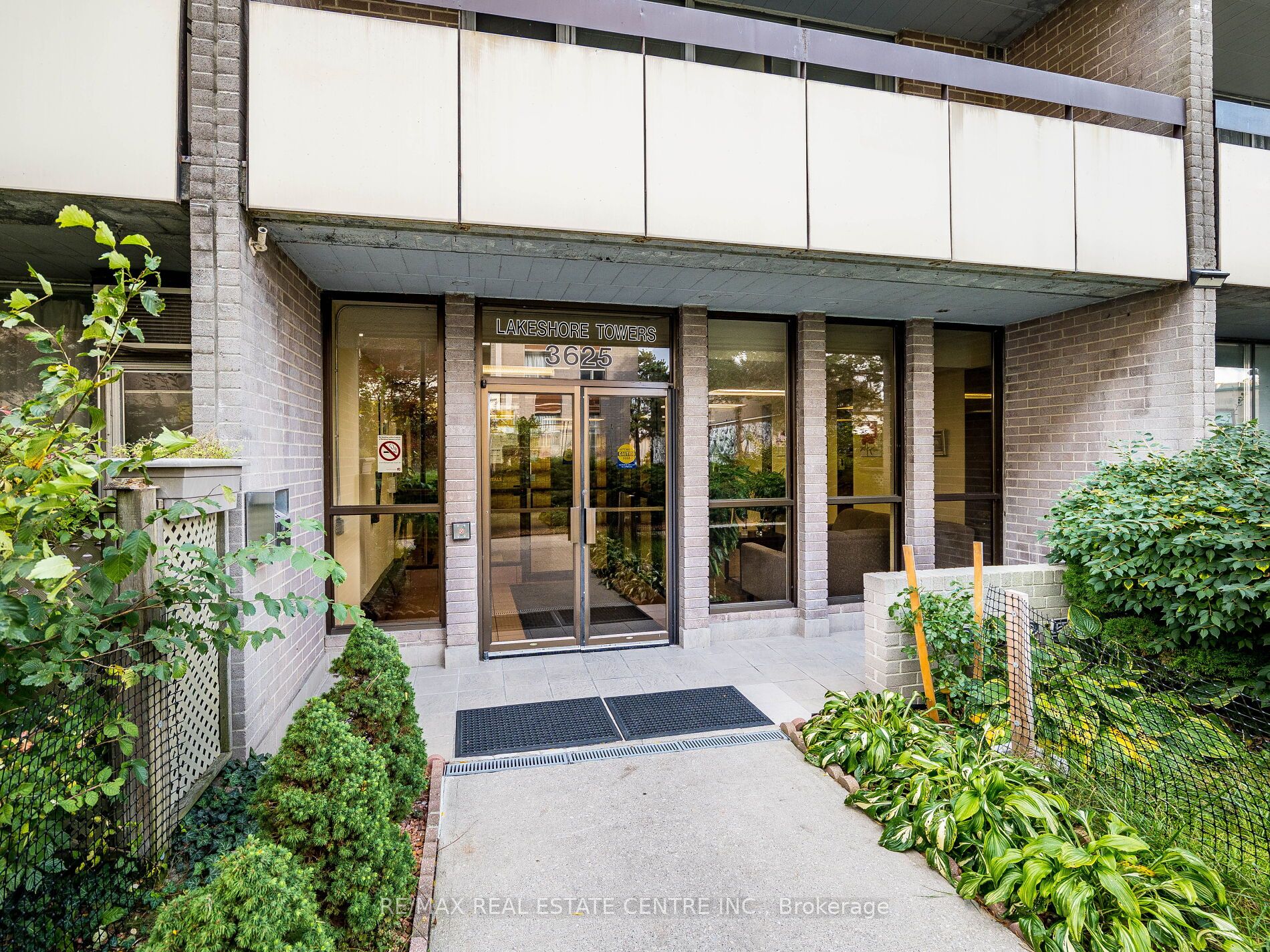3625 Lake Shore Boulevard W 407, Toronto, ON M8W 4W2 photo 2