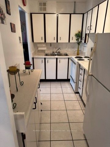 3625 Lake Shore Boulevard W 407, Toronto, ON M8W 4W2 photo 4