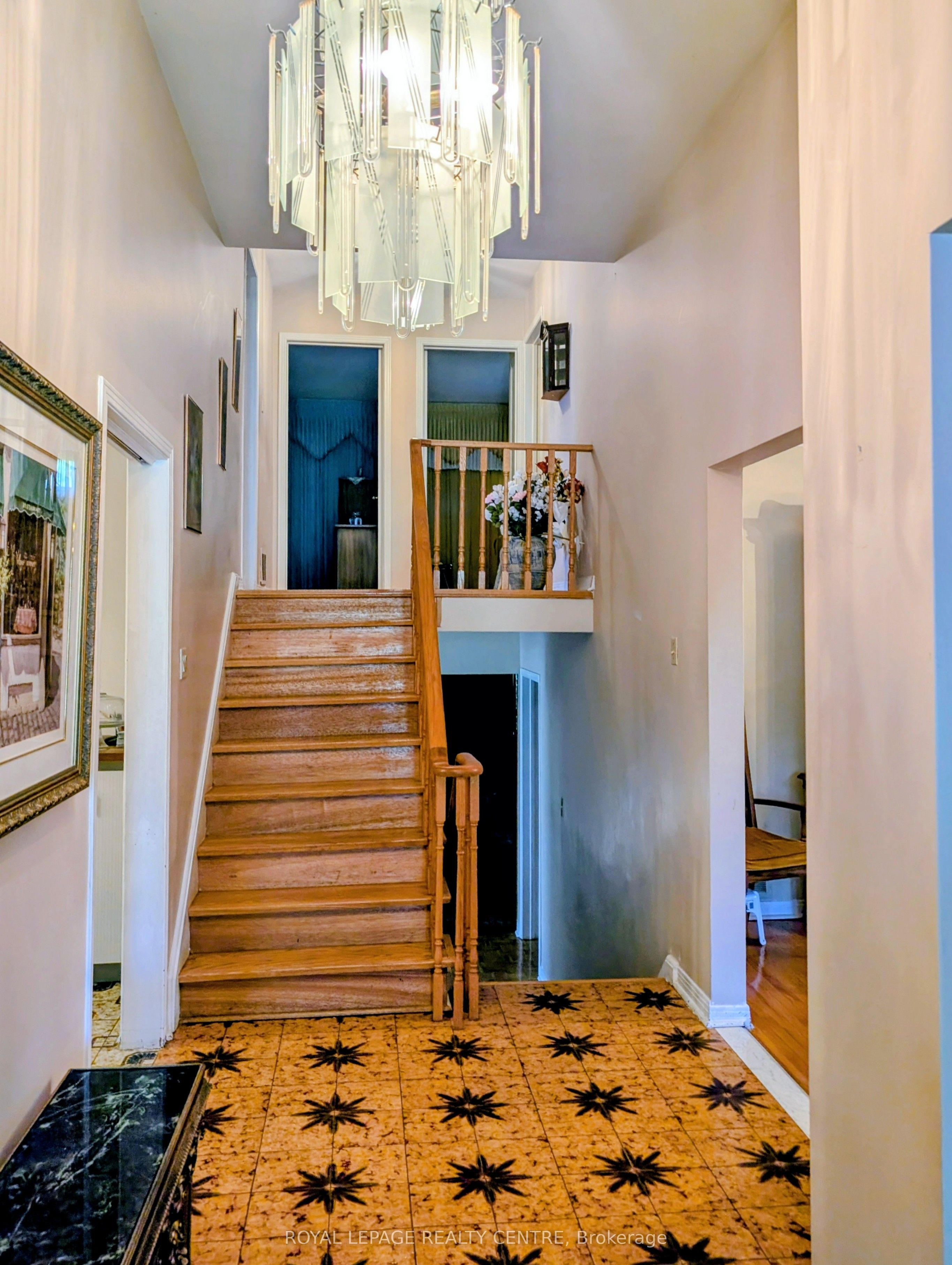 2560 Cynara Road, Mississauga, ON L5B 2R7 photo 3