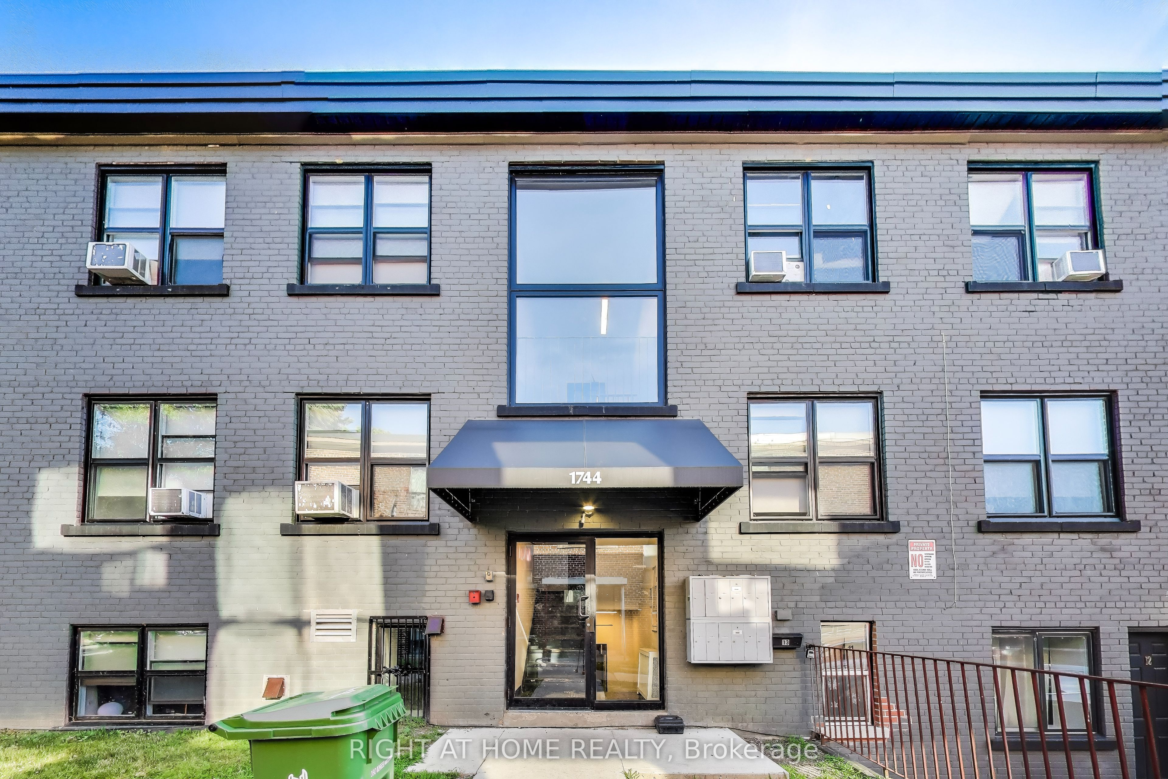 1738 Wilson Avenue 13, Toronto, ON M3L 1A5