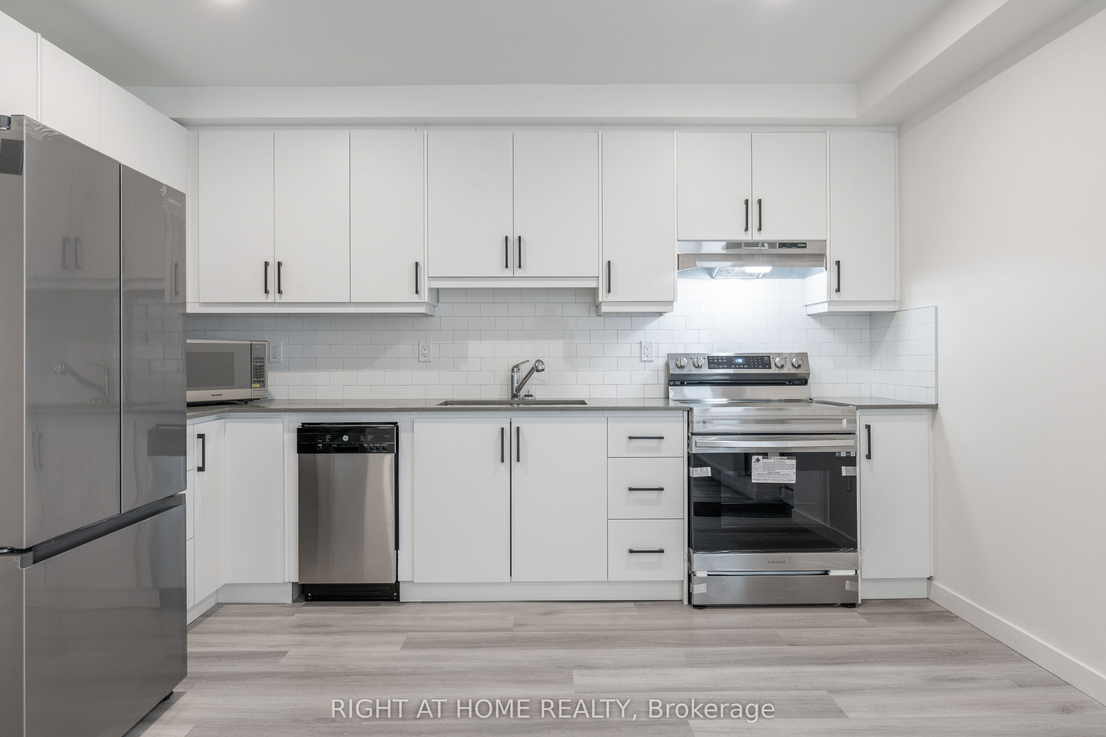 1738 Wilson Avenue 13, Toronto, ON M3L 1A5 photo 3