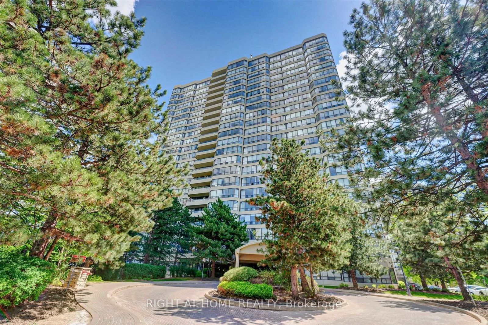 24 Hanover Road 1507, Brampton, ON L6S 5K8 photo 2