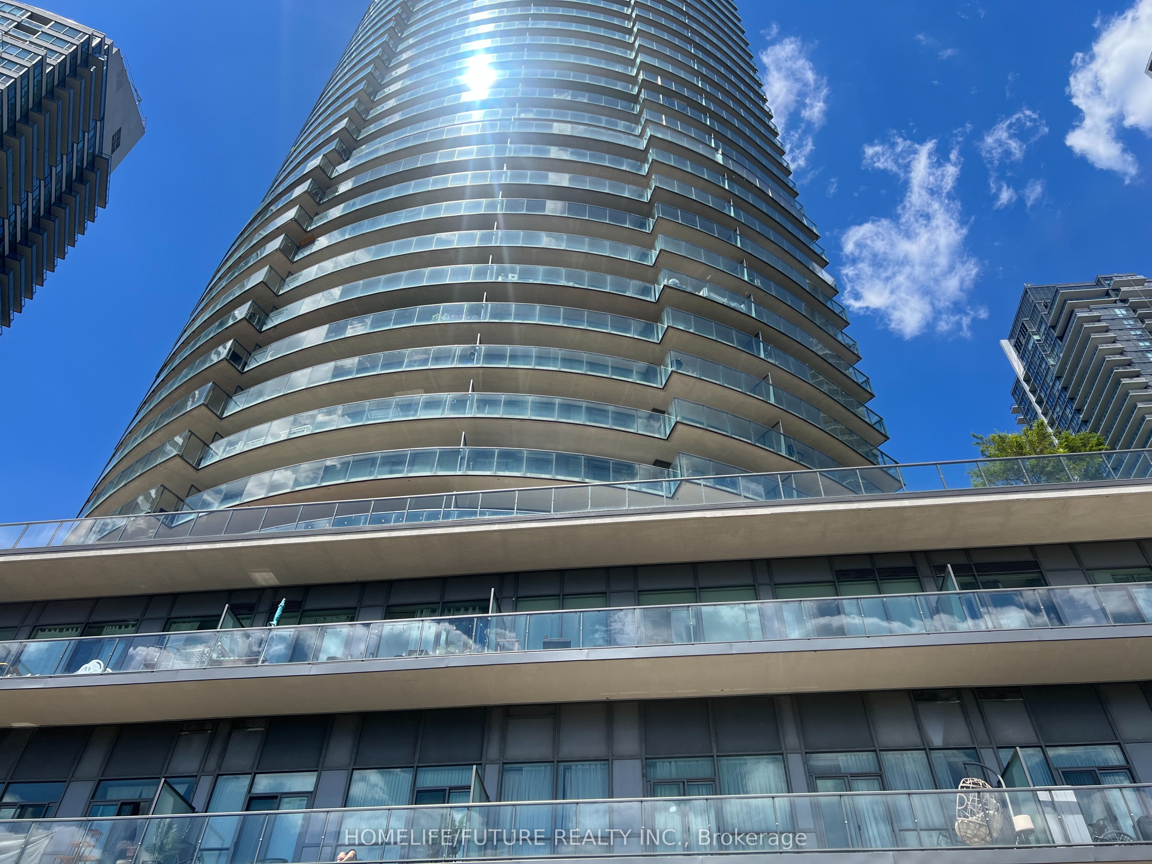 2230 Lake Shore Boulevard W 403, Toronto, ON M8V 0B2