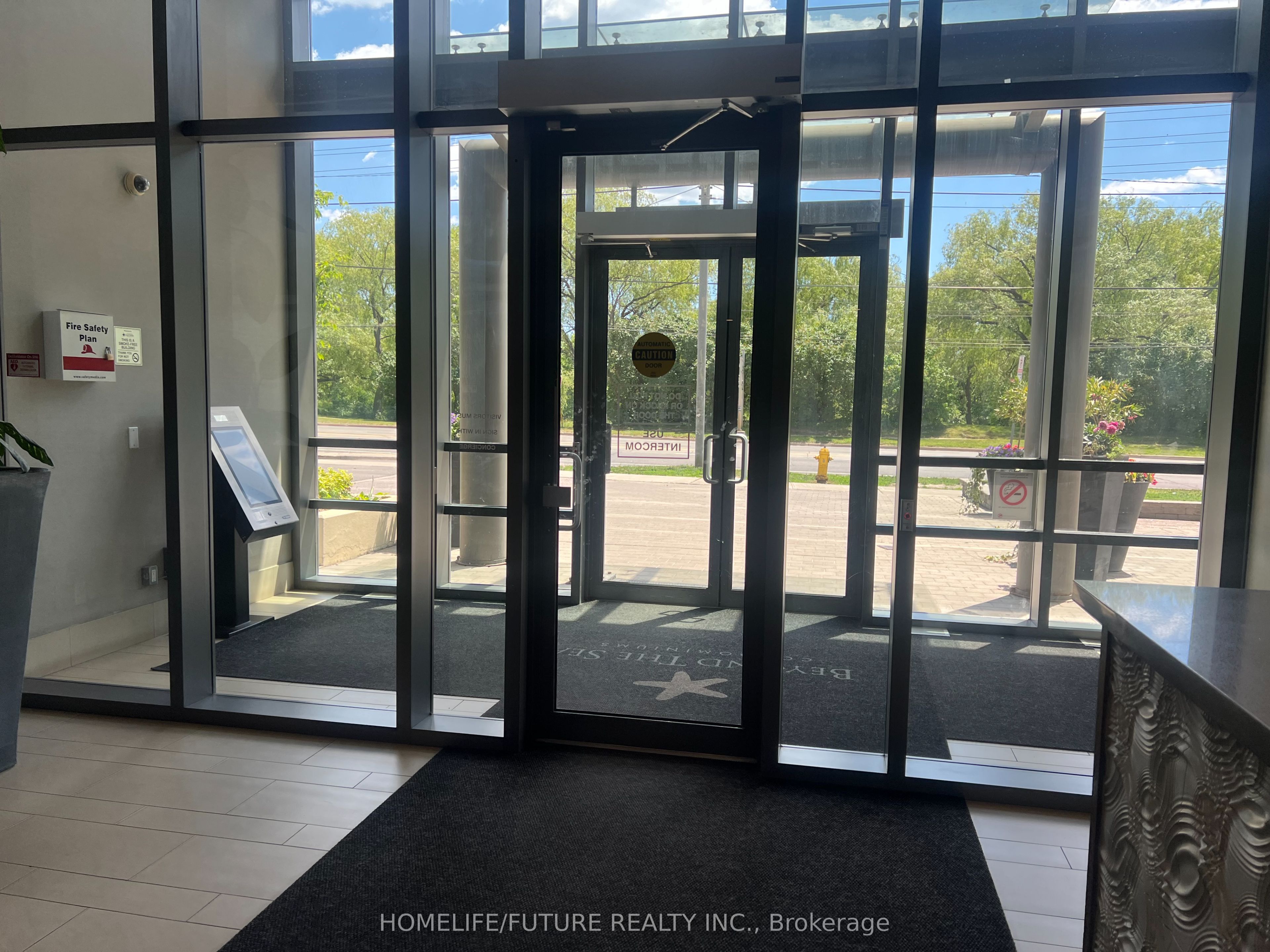 2230 Lake Shore Boulevard W 403, Toronto, ON M8V 0B2 photo 3