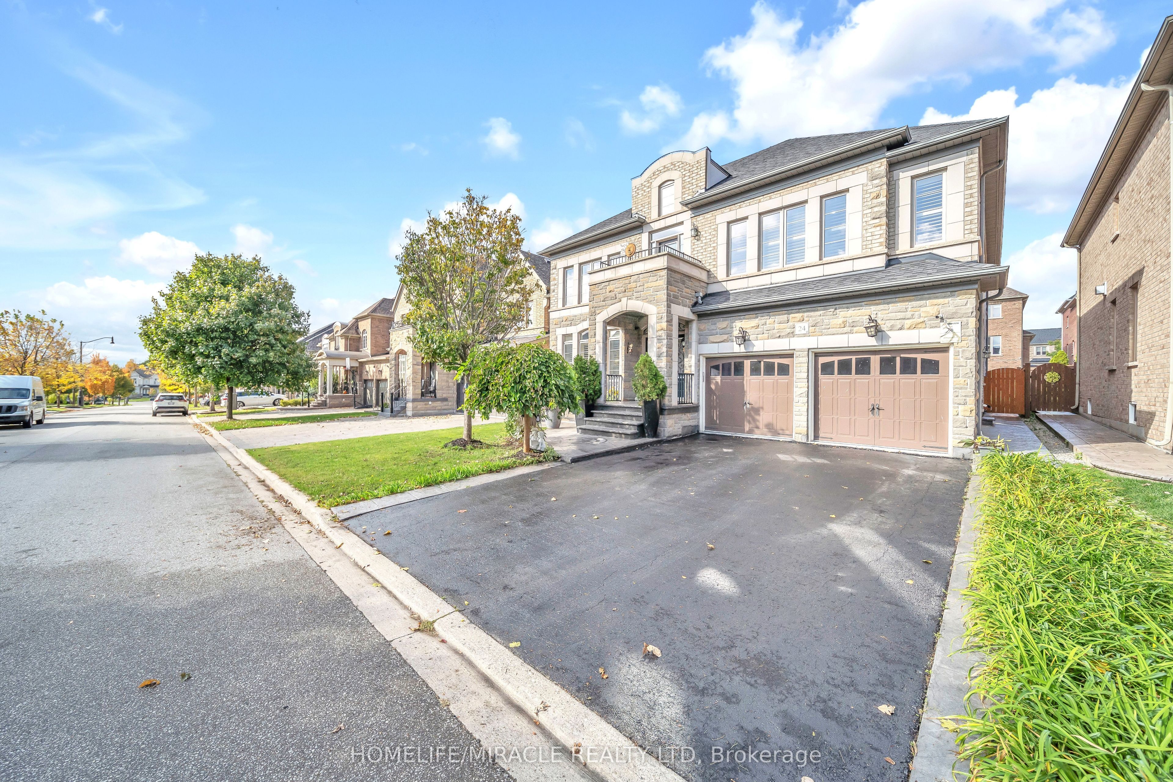 24 Haywood Drive, Brampton, ON L6X 0W1 photo 3