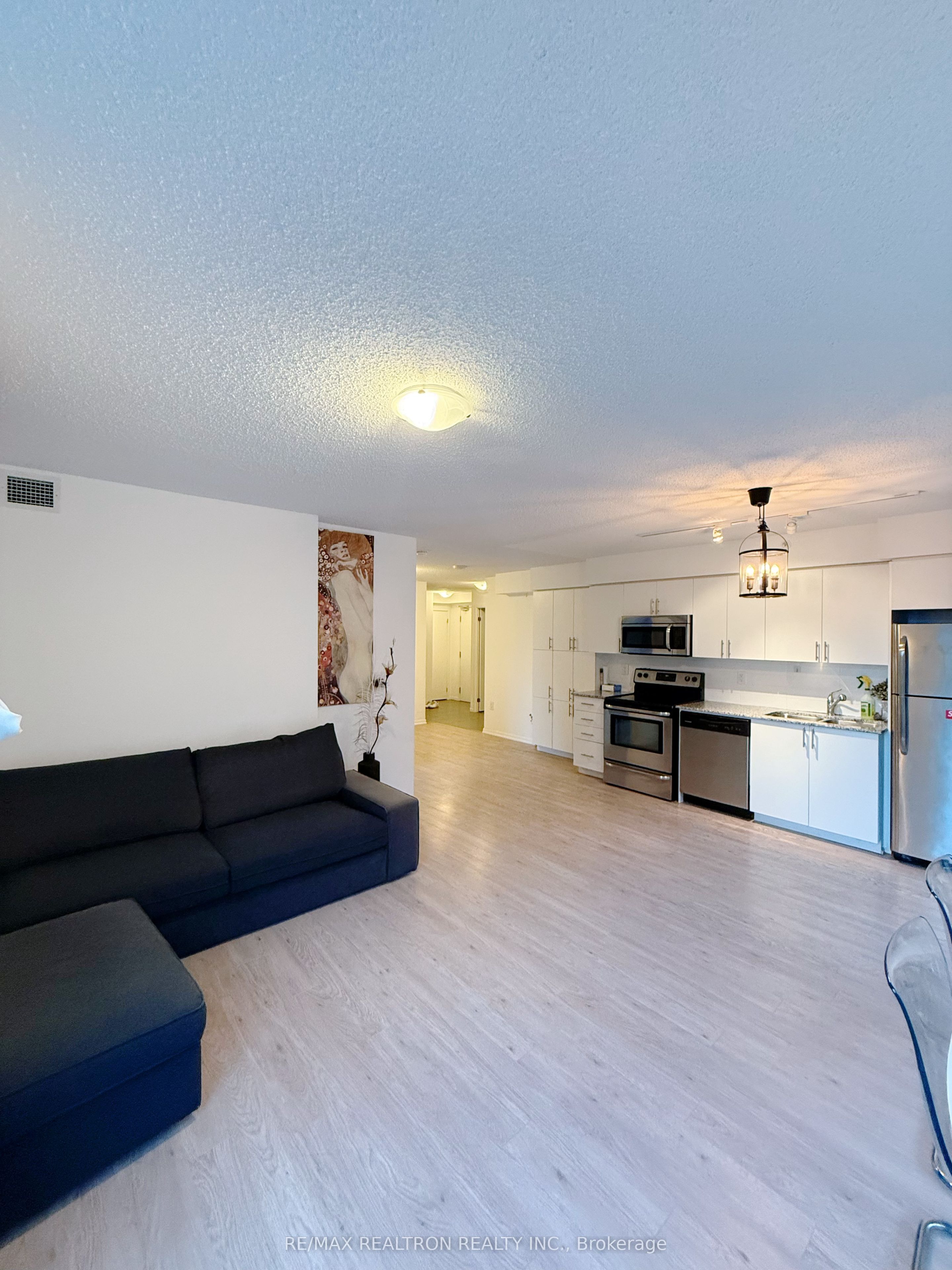 800 LAWRENCE Avenue W 523, Toronto, ON M6A 0B1 photo 4